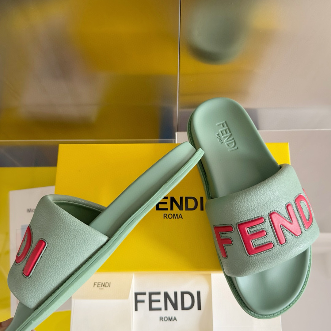 FENDI Roma Unisex Slippers