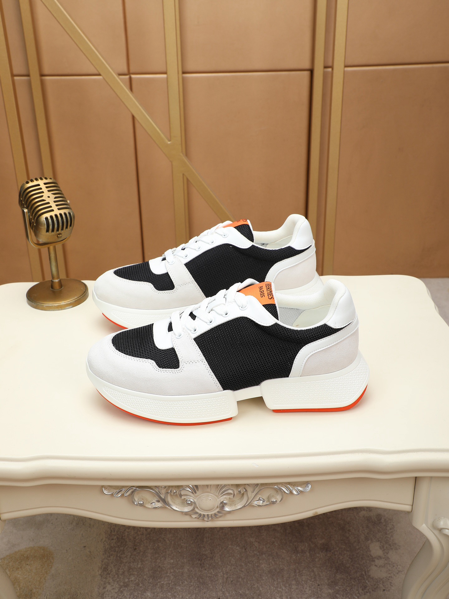 HERMES Sneakers