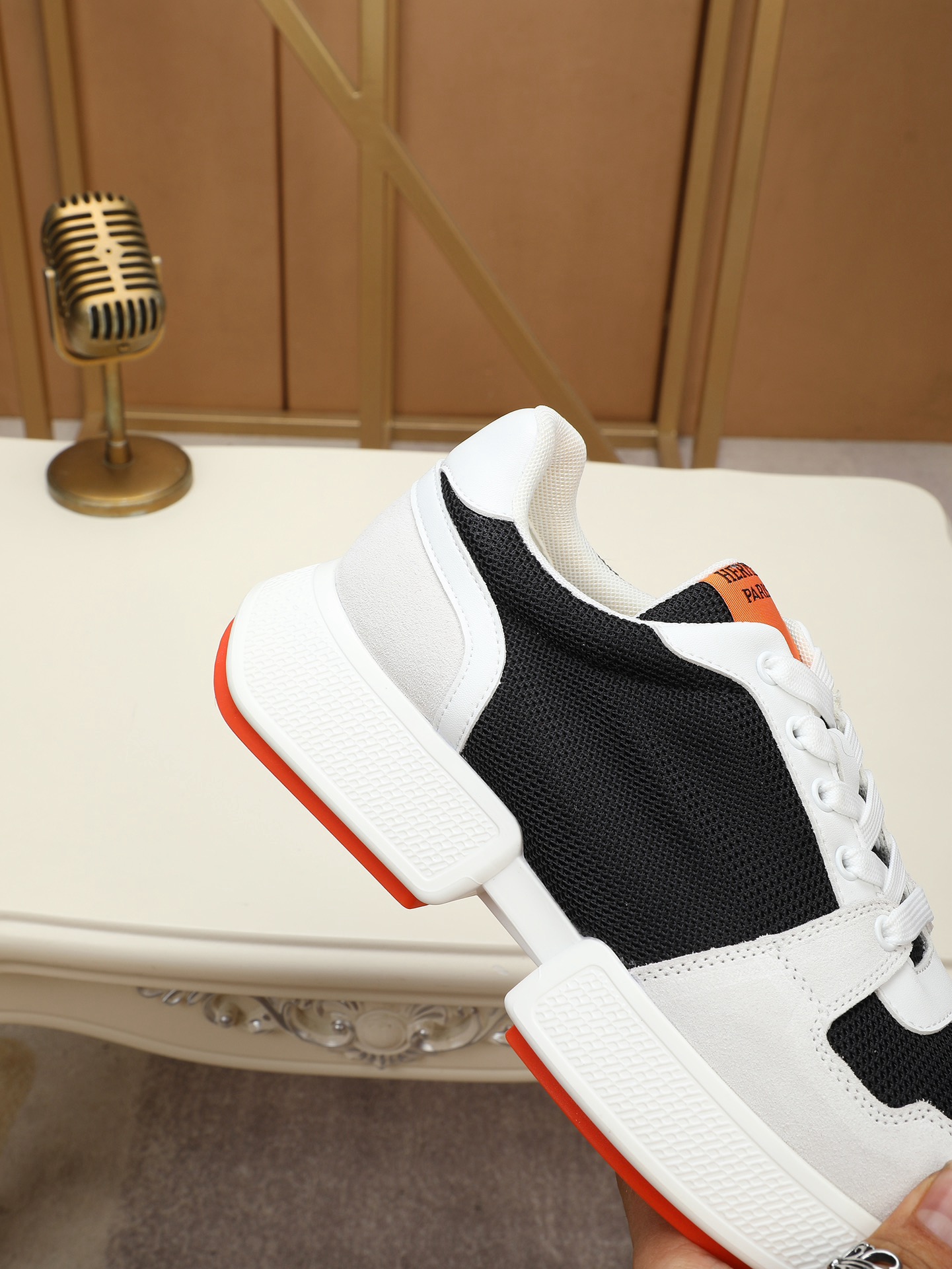 HERMES Sneakers