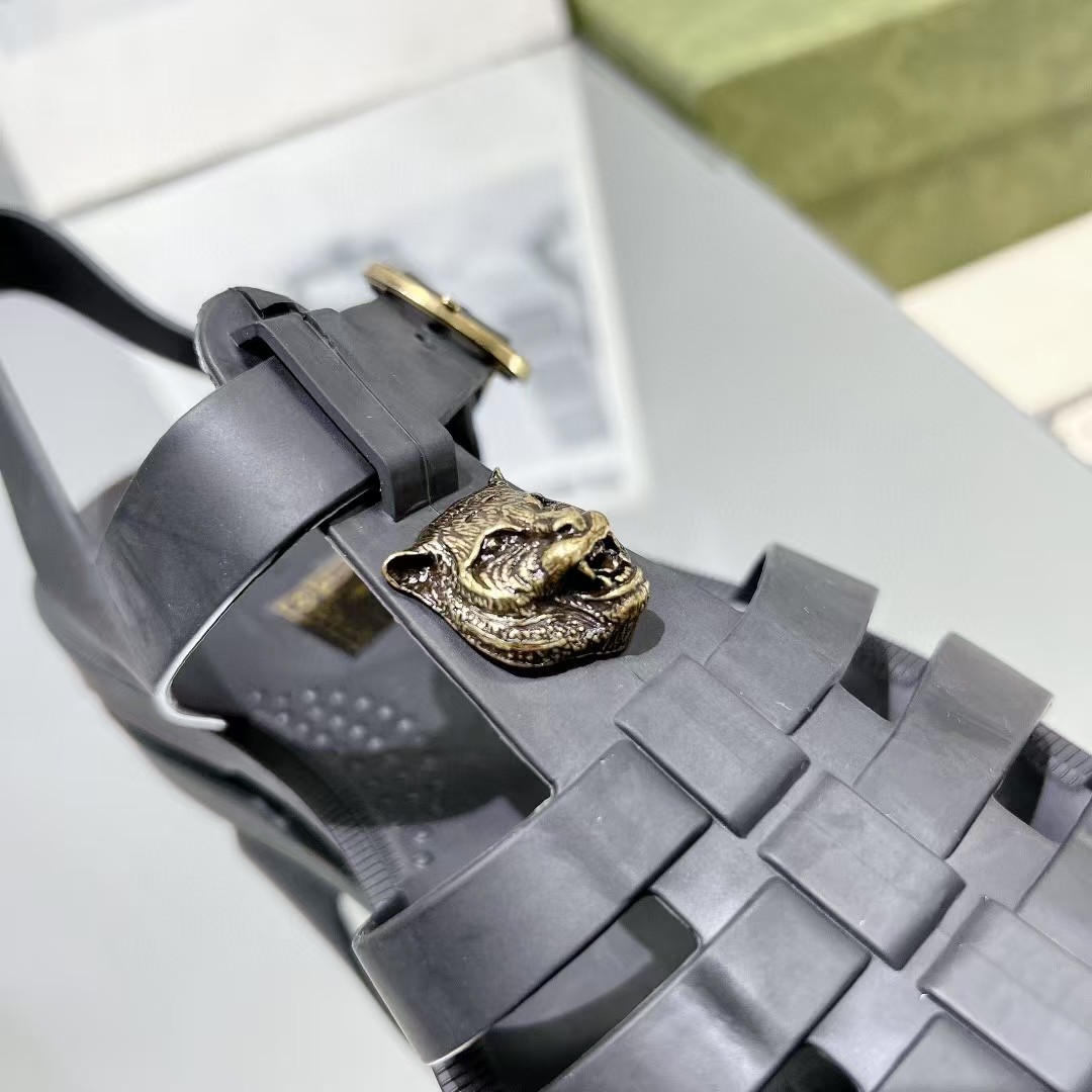 GUCCI Buckle Strap Jelly Sandals