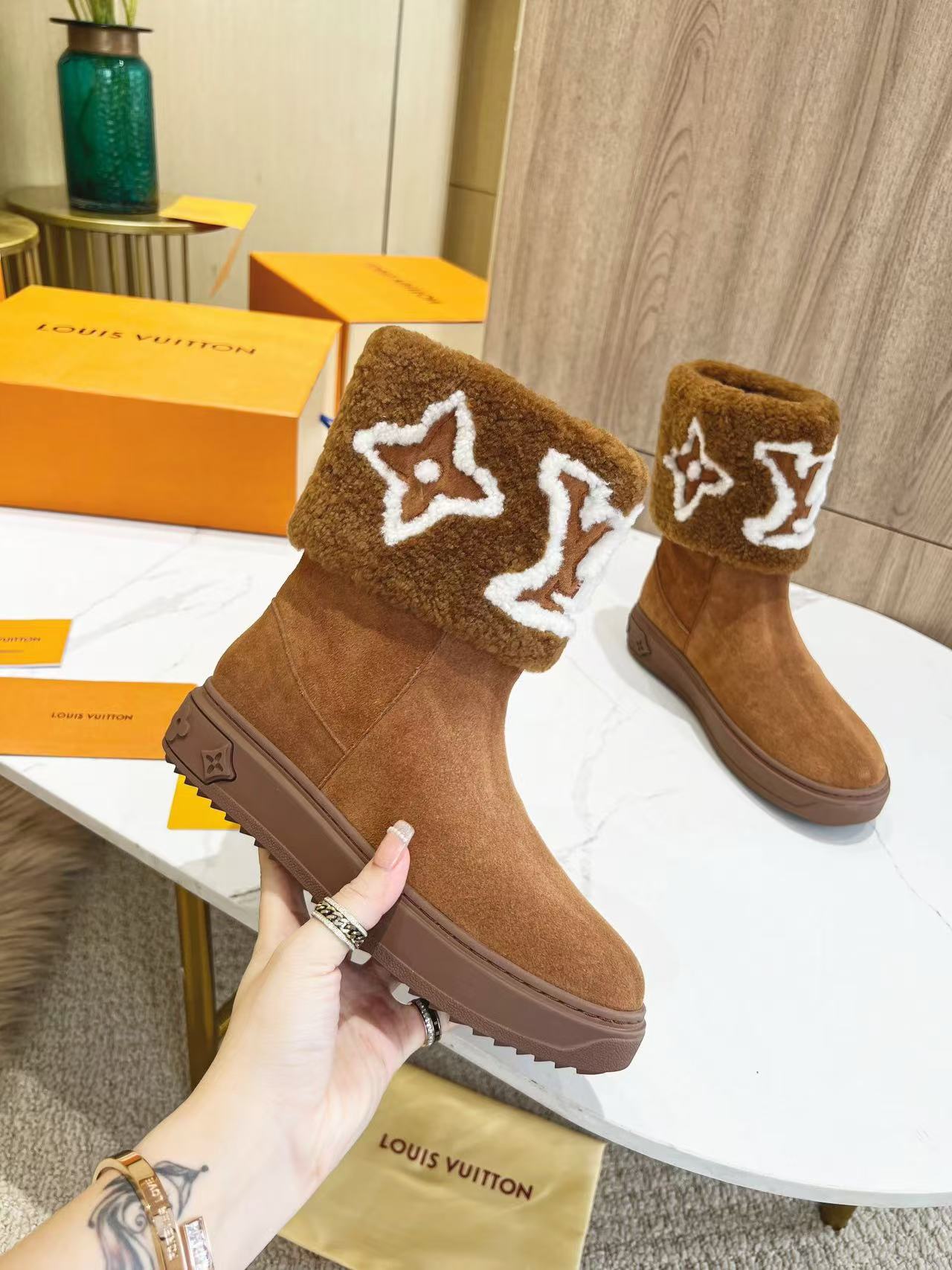 LV Wool boots