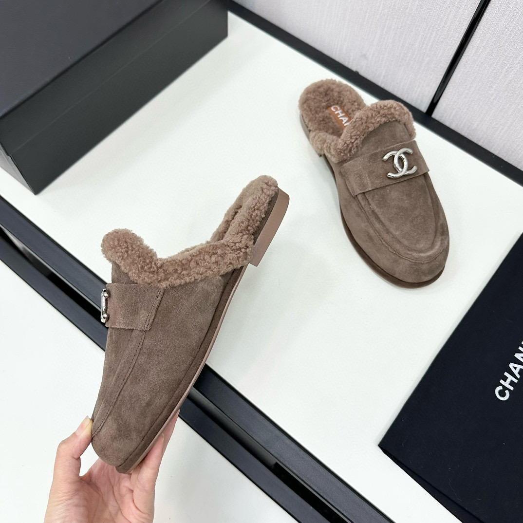 CHANEL Wool  Slippers