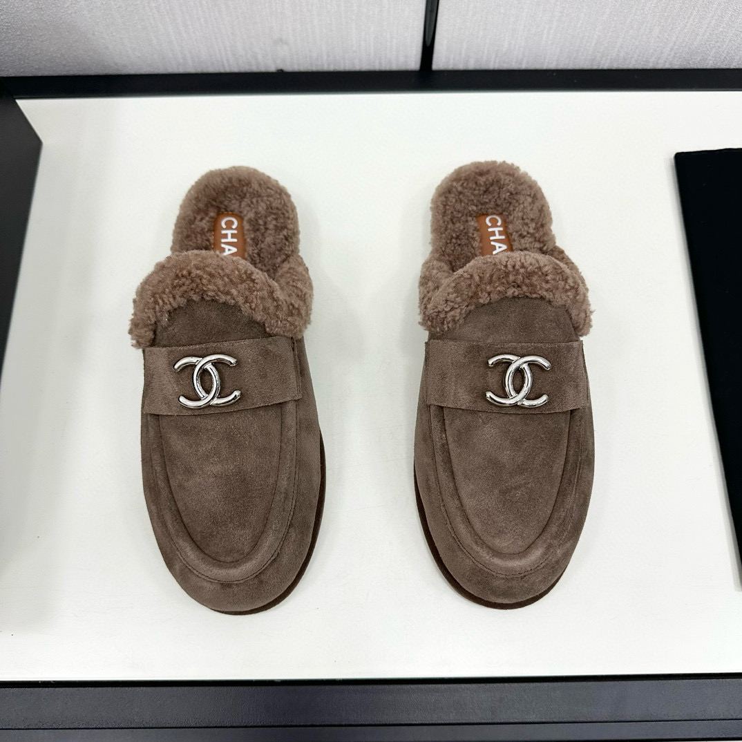 CHANEL Wool  Slippers