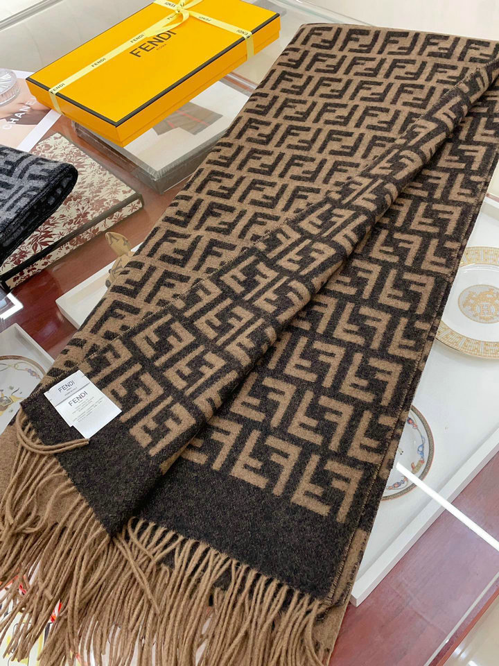 FENDI Tippet Scarf