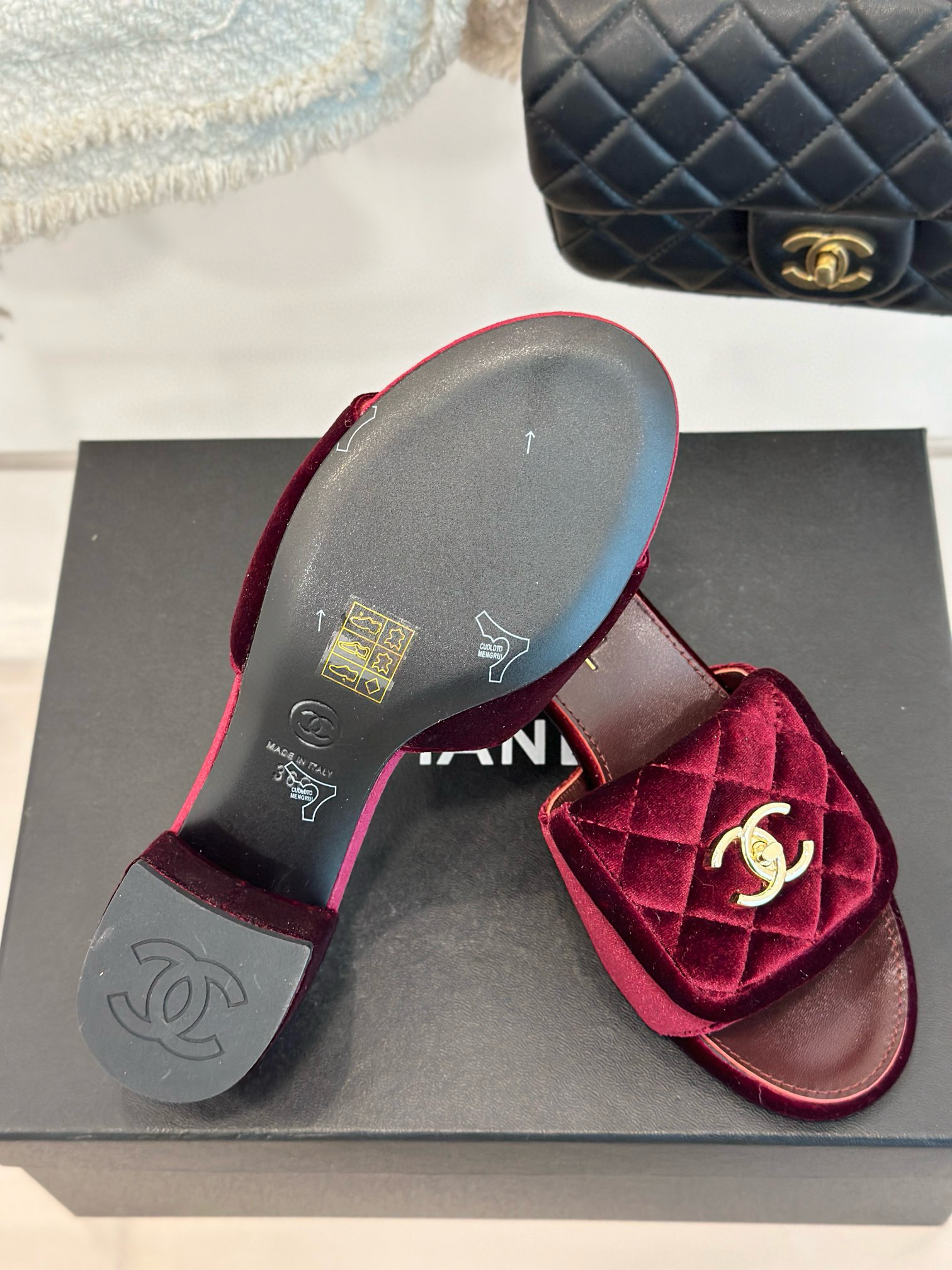 CHANEL Slippers