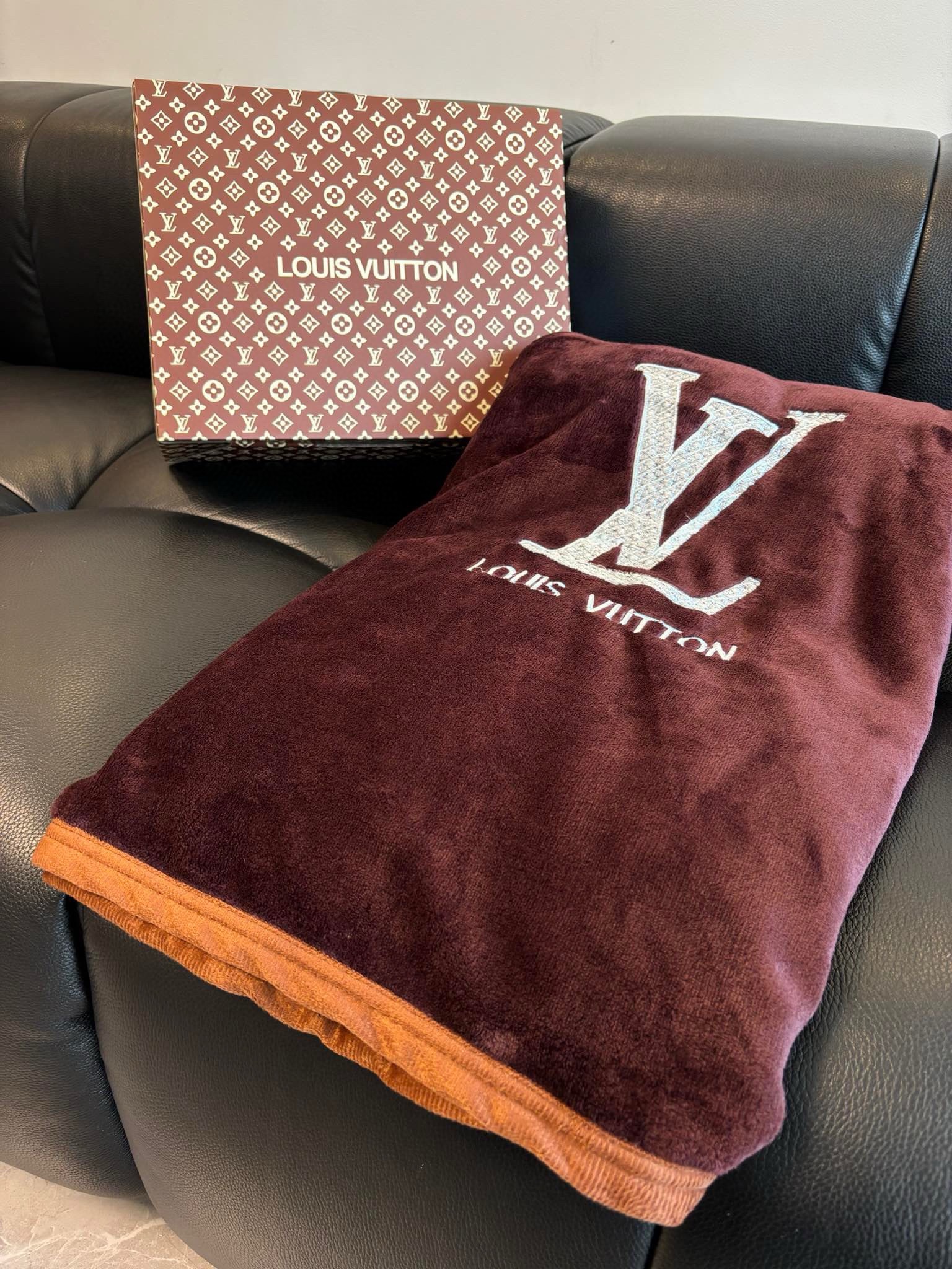 LV Blanket