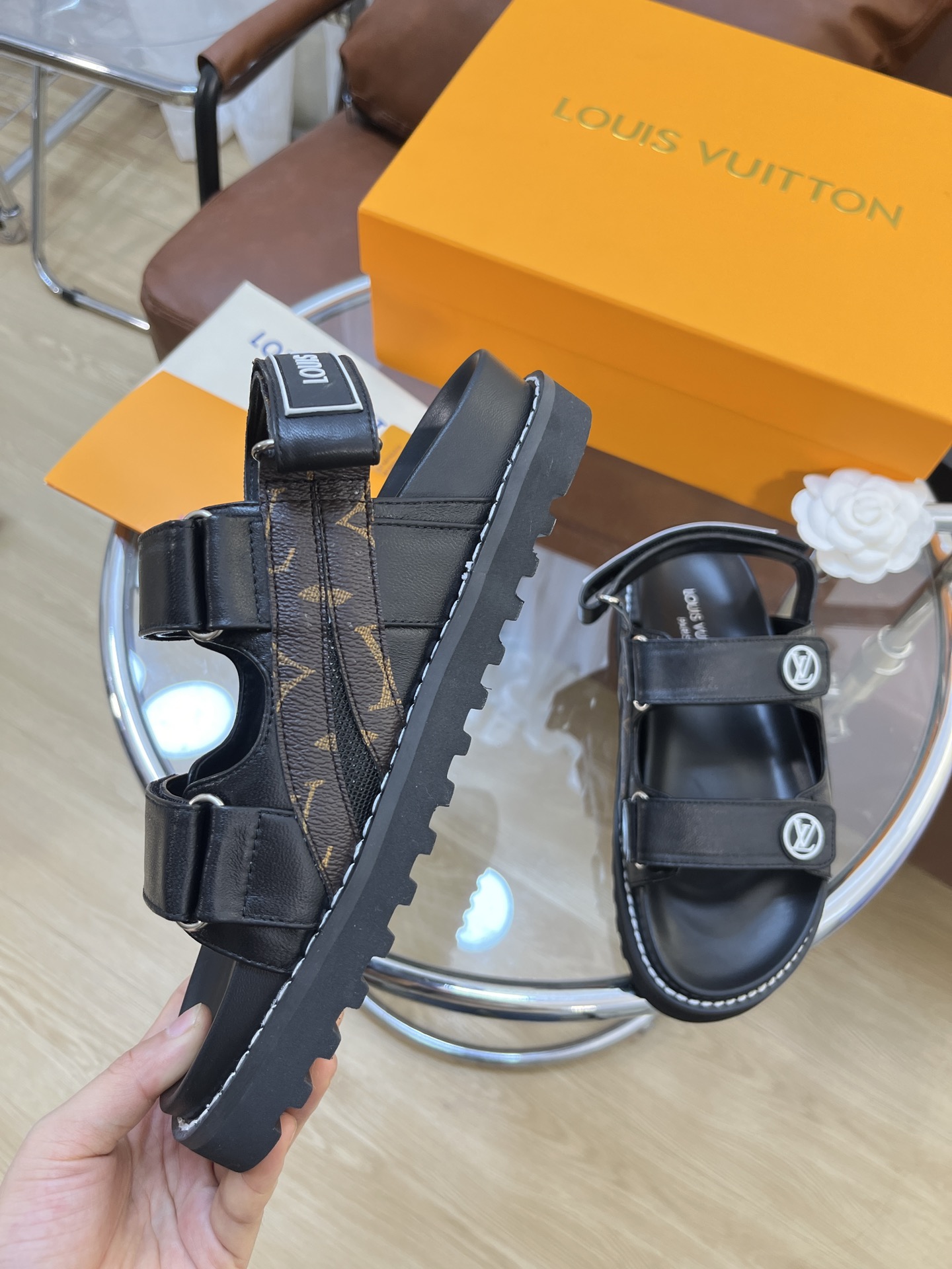LOUIS VUITTON SANDALS
