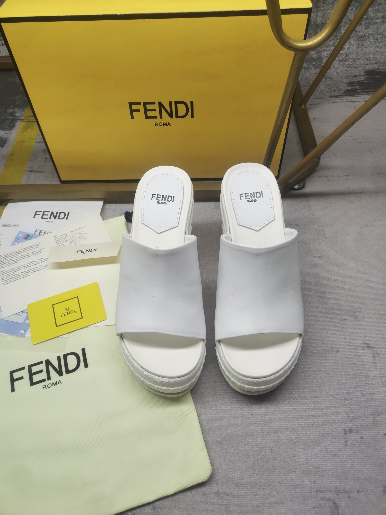FENDI SLIDES