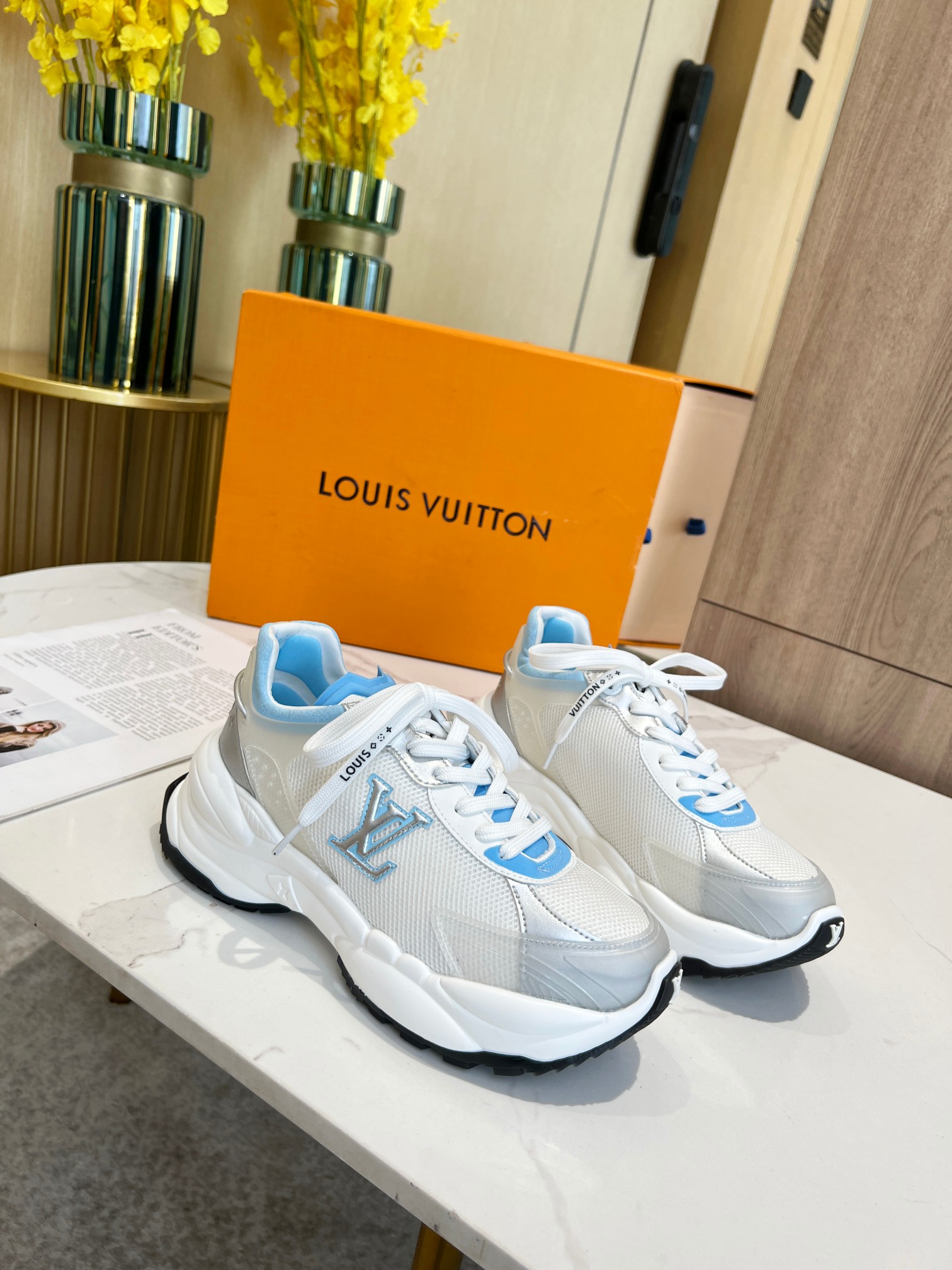 LOUIS VUITTON SNEAKERS