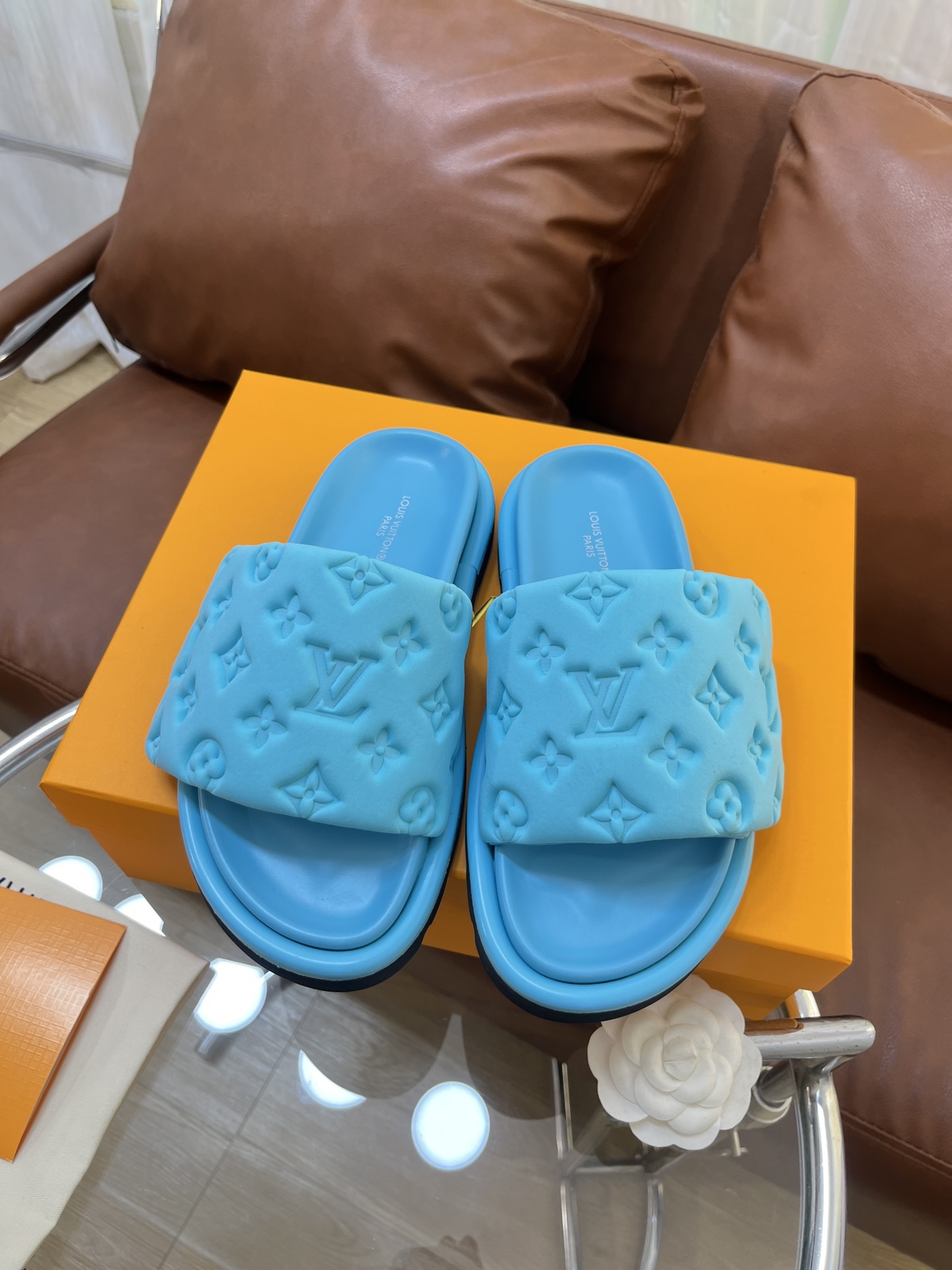 LOUIS VUITTON SLIDES