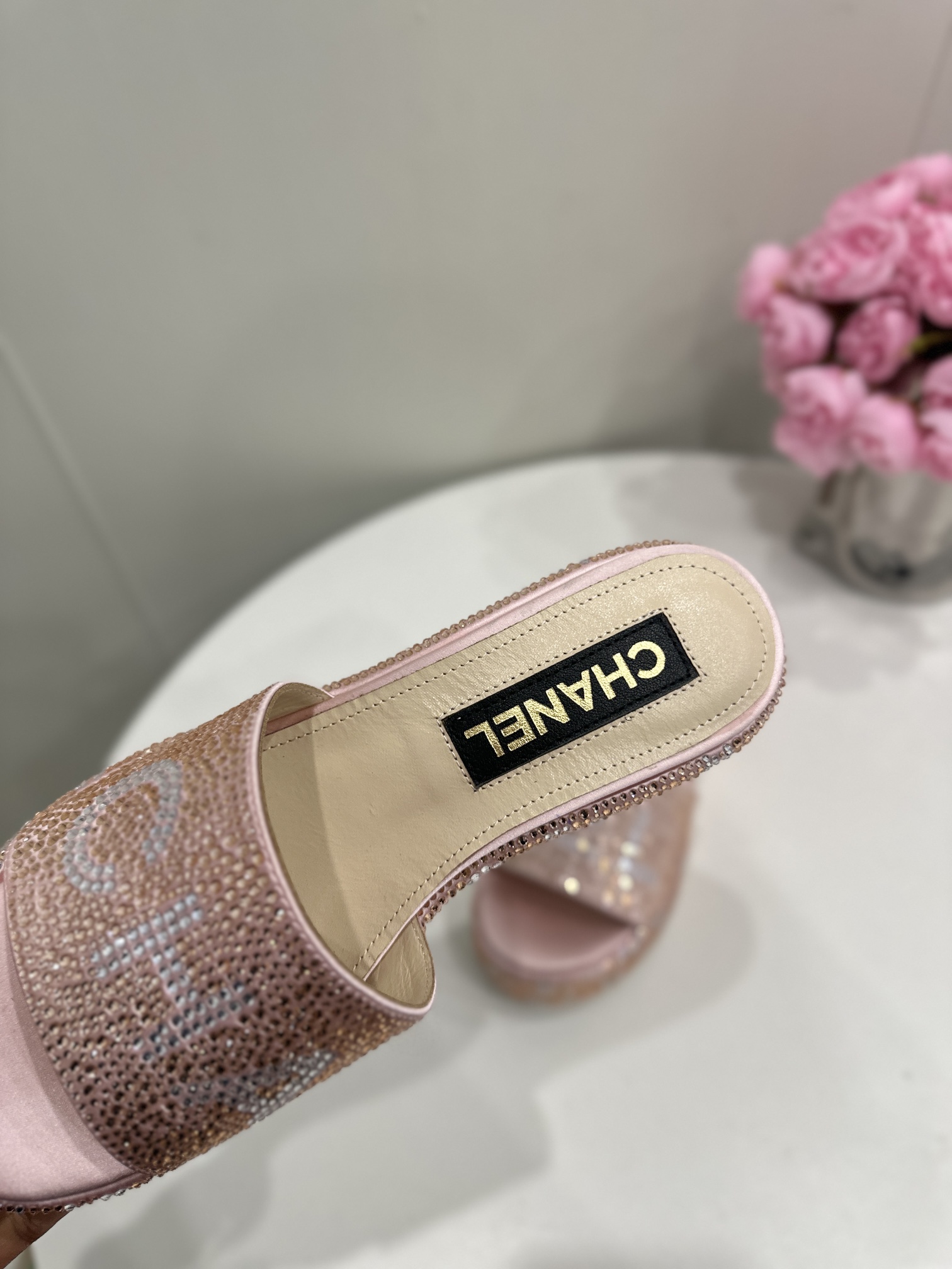 CHANEL SLIDES