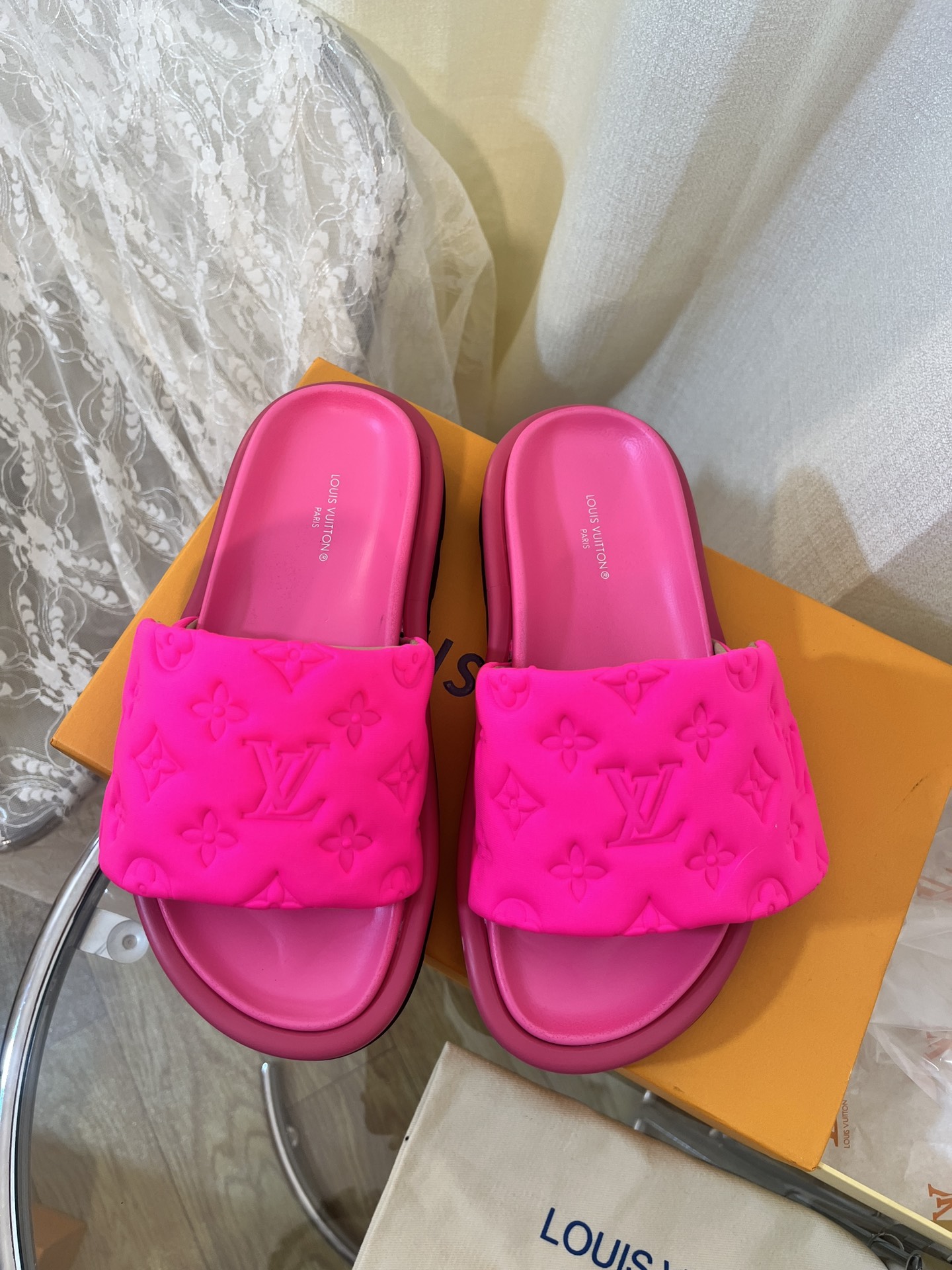 LOUIS VUITTON SLIDES