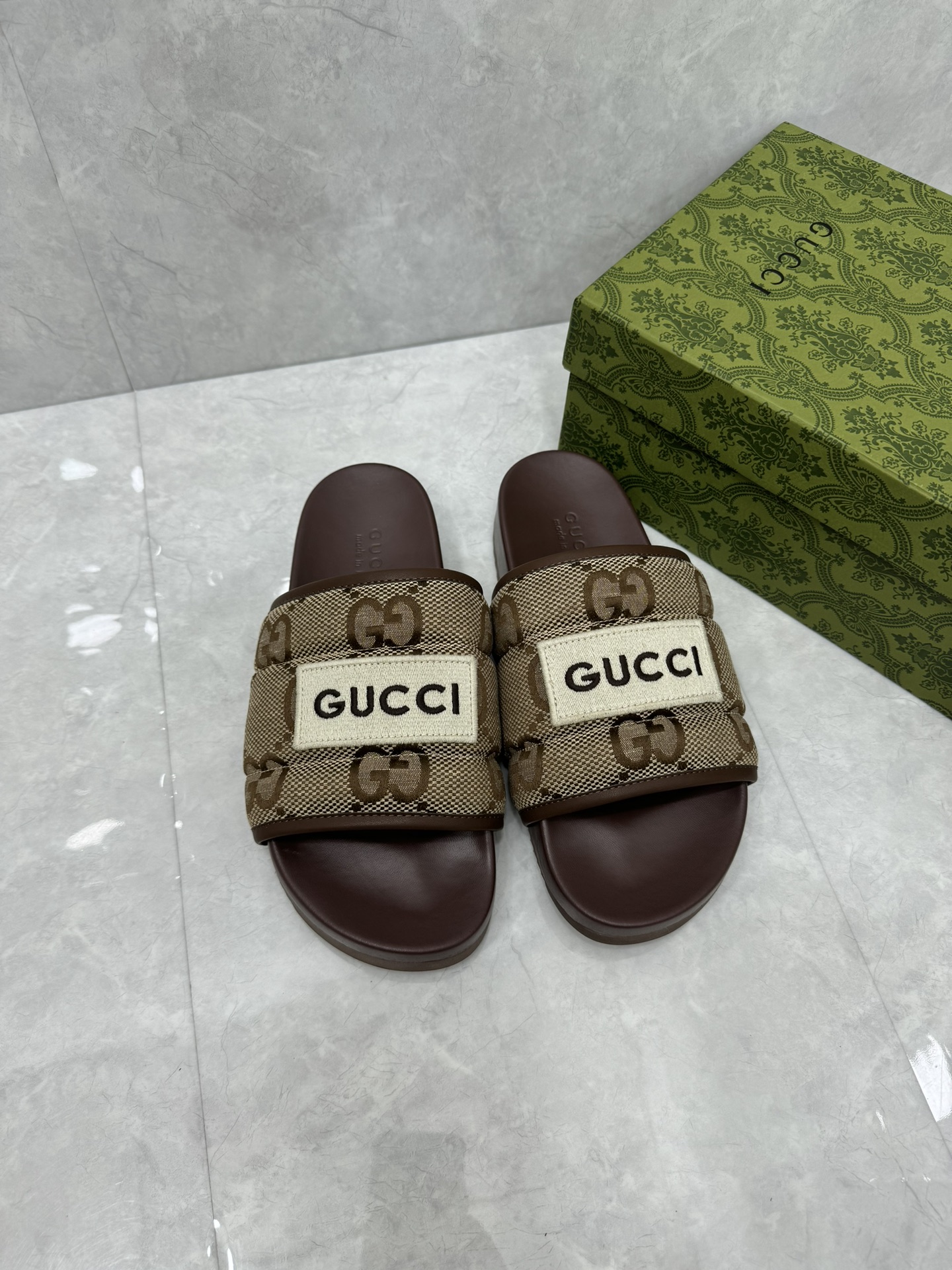 GUCCI SLIDES