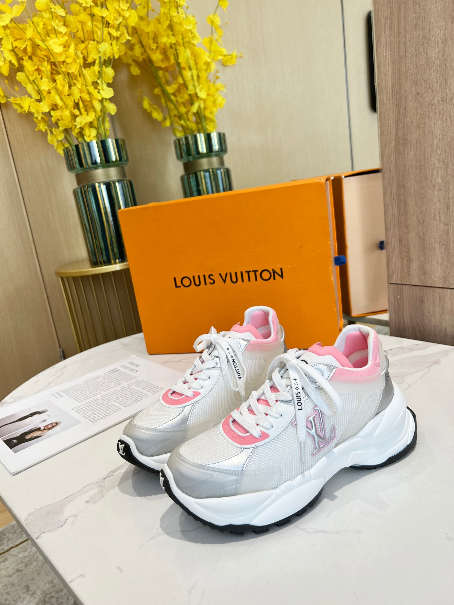 LOUIS VUITTON SNEAKERS