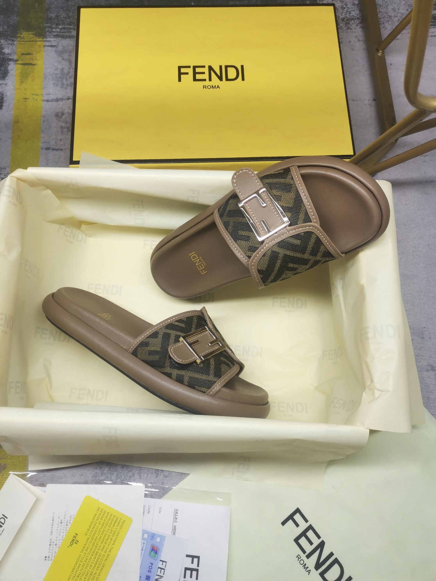 FENDI SLIDES