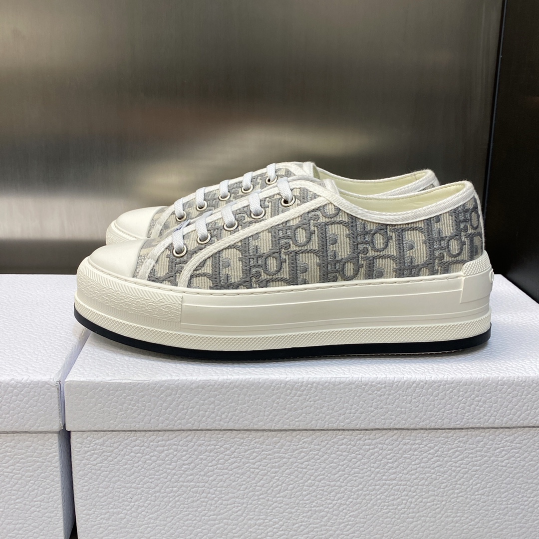 DIOR SNEAKERS