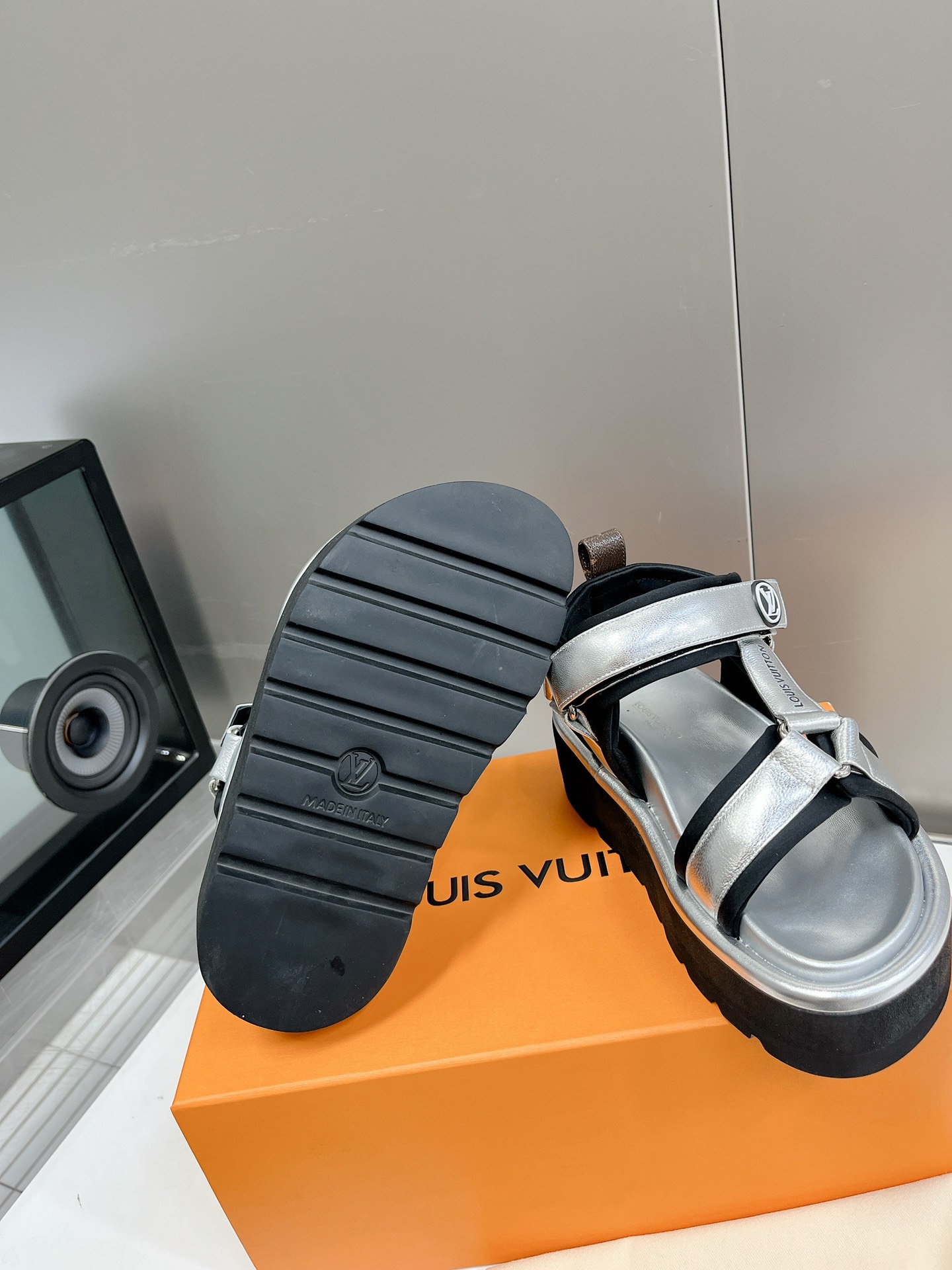 LOUIS VUITTON SANDALS