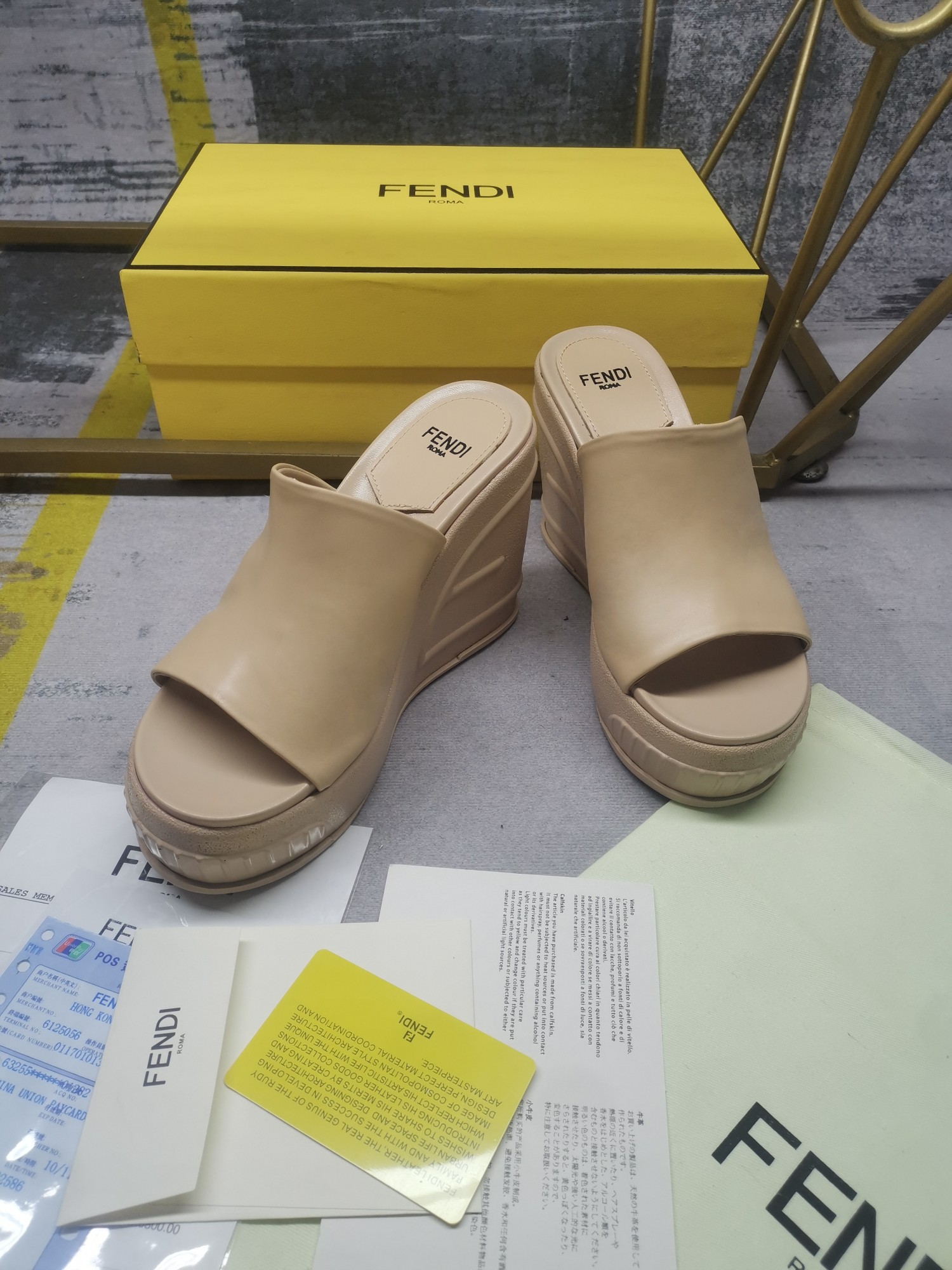 FENDI SLIDES