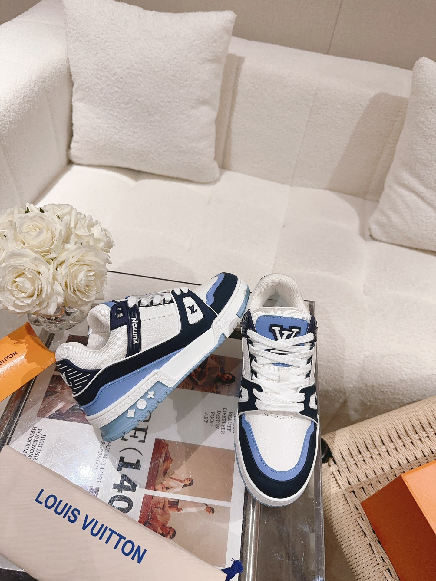 LOUIS VUITTON SNEAKERS