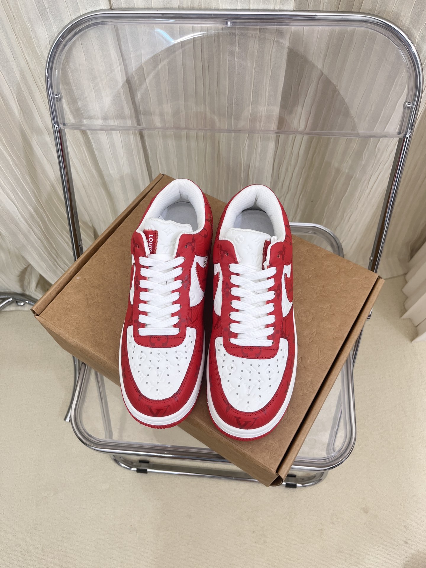 LOUIS VUITTON SNEAKERS