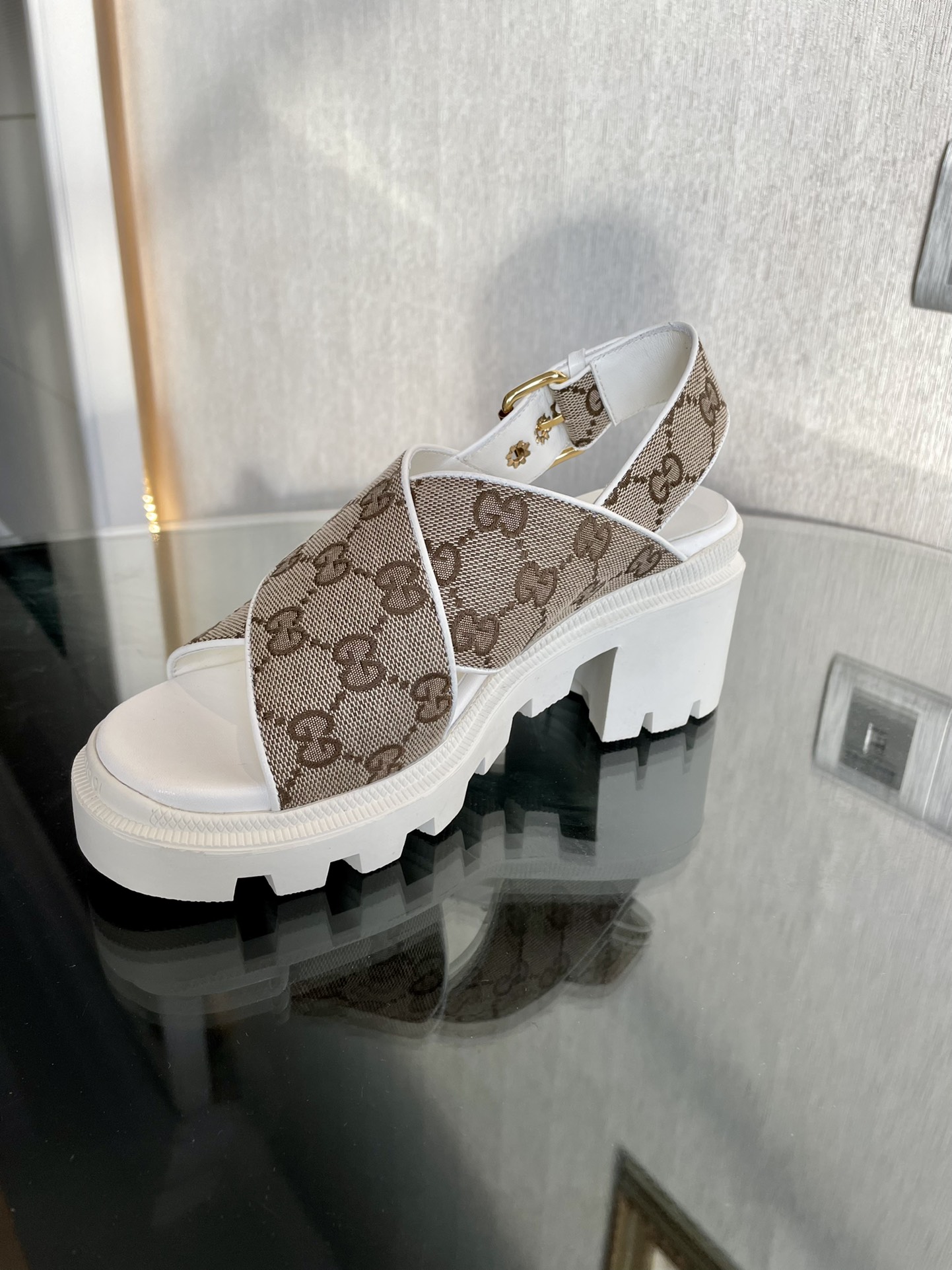 GUCCI SANDALS