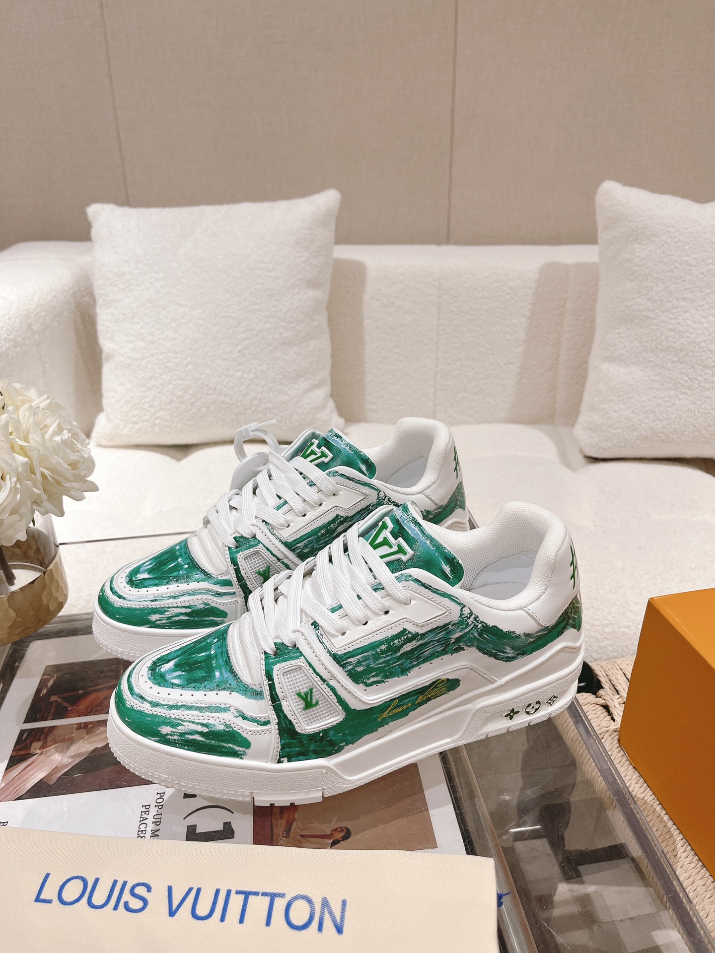 LOUIS VUITTON SNEAKERS