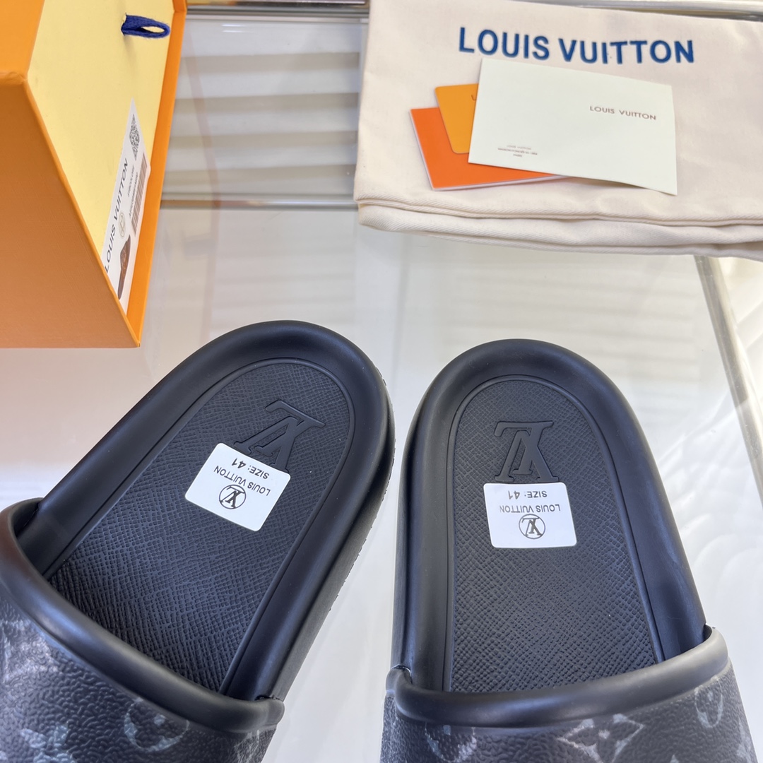 LOUIS VUITTON SLIDES