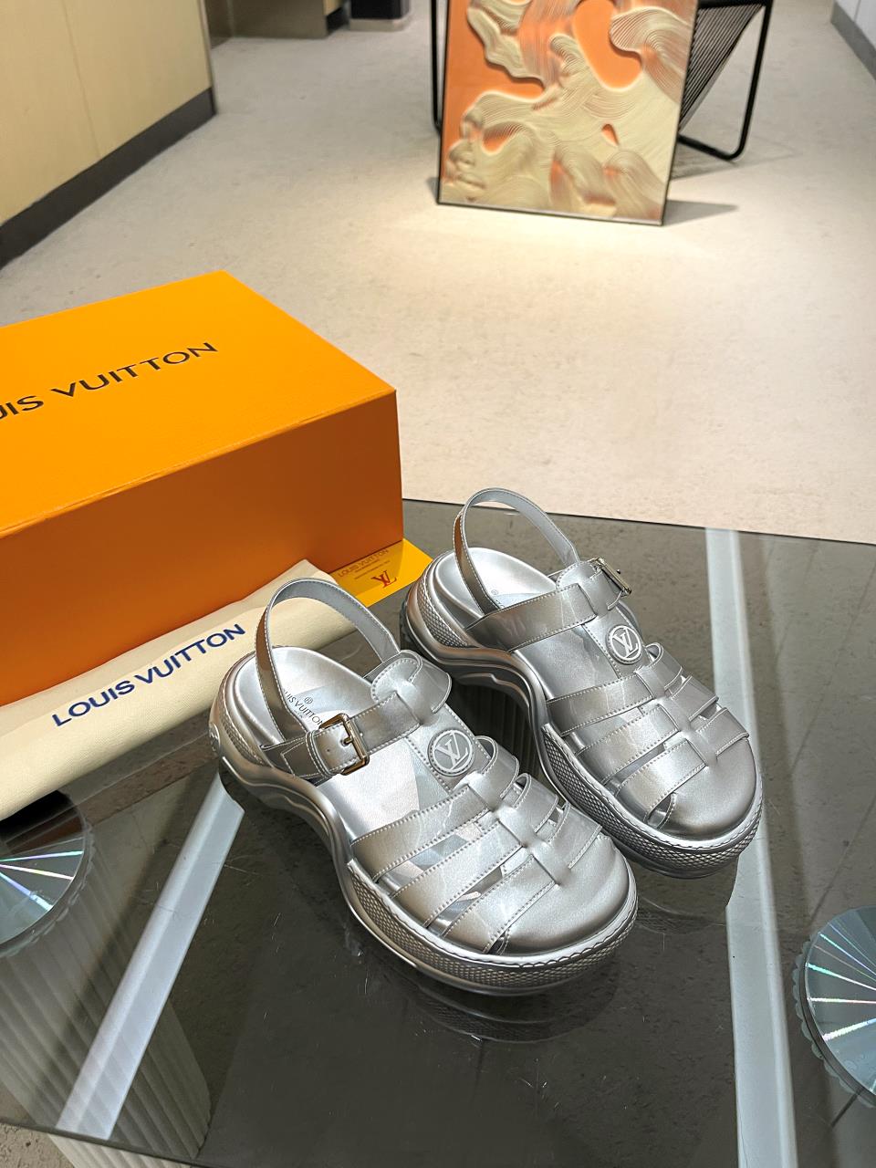 LOUIS VUITTON SANDALS