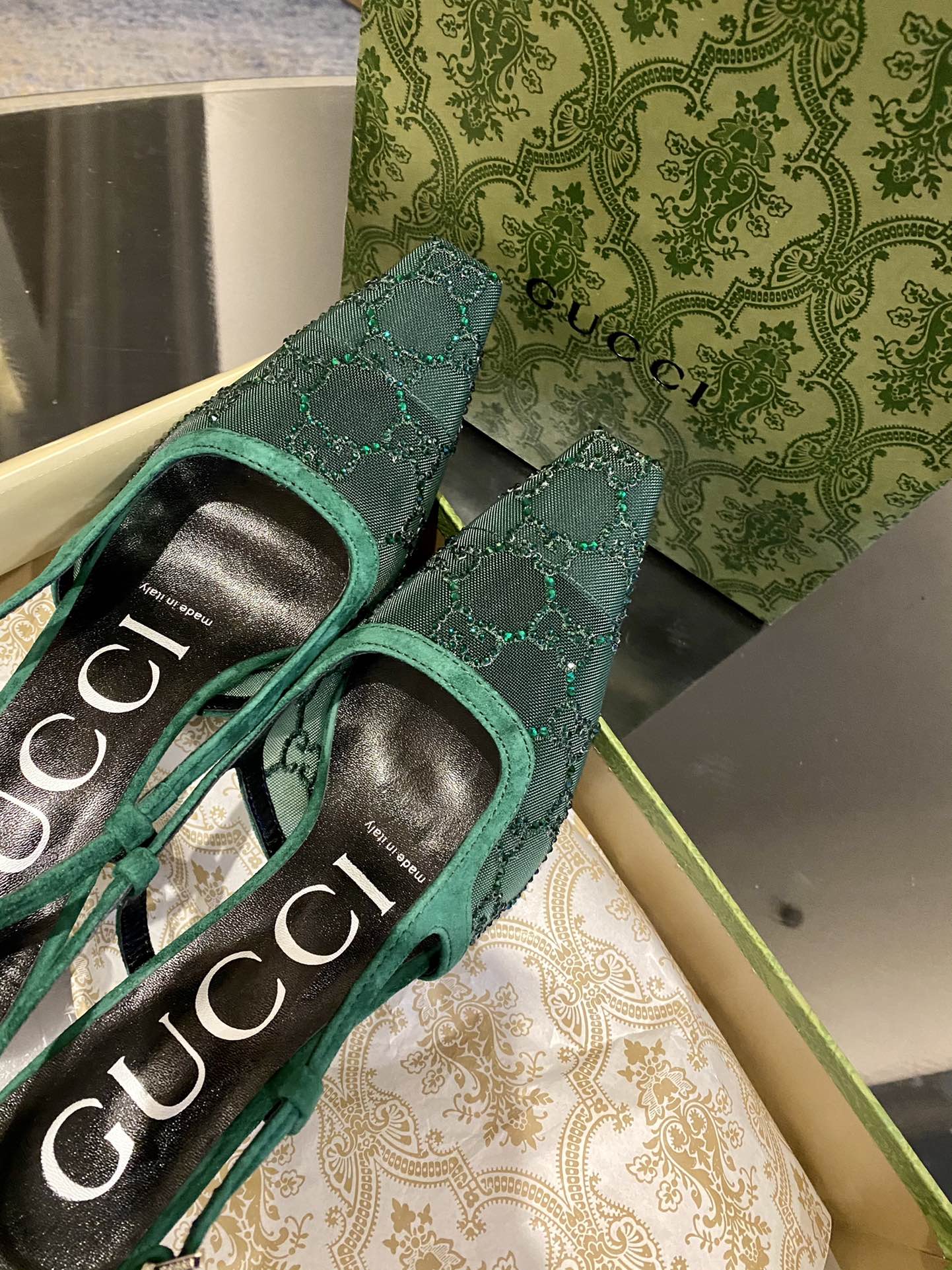 GUCCI SANDALS
