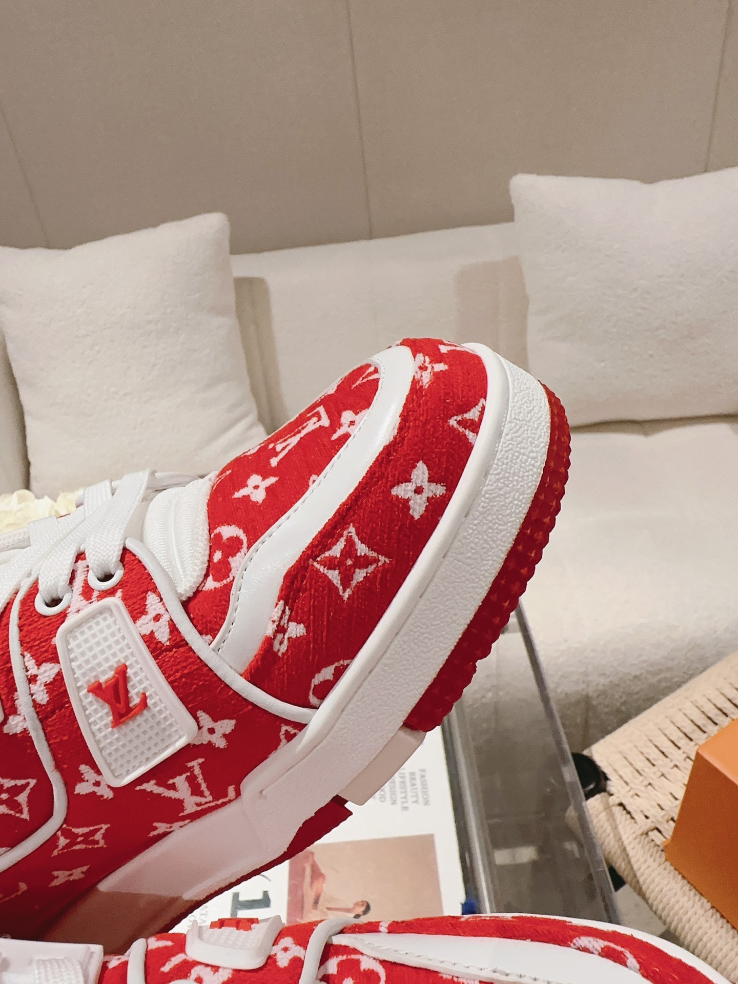 LOUIS VUITTON SNEAKERS