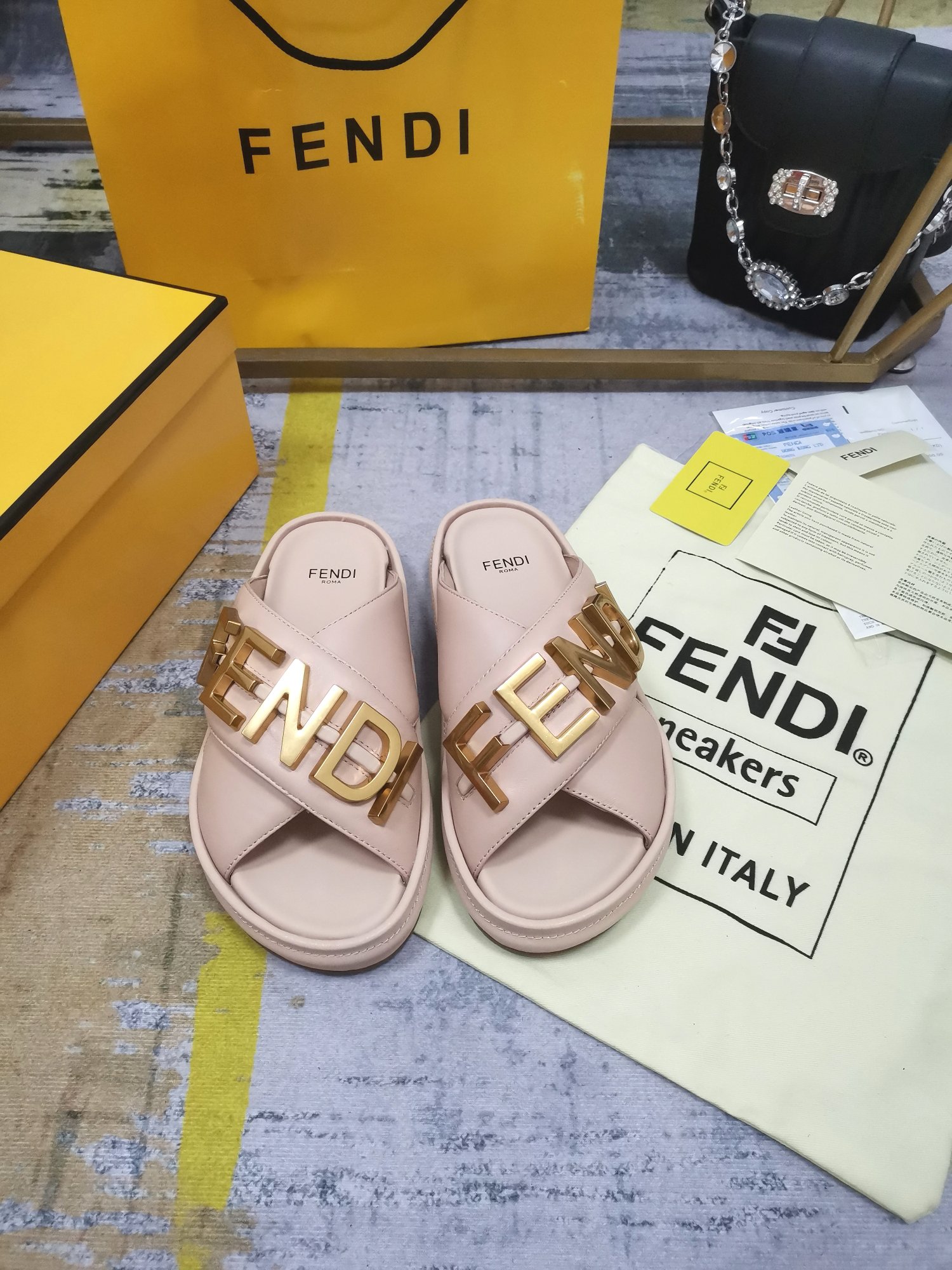 FENDI SLIDES