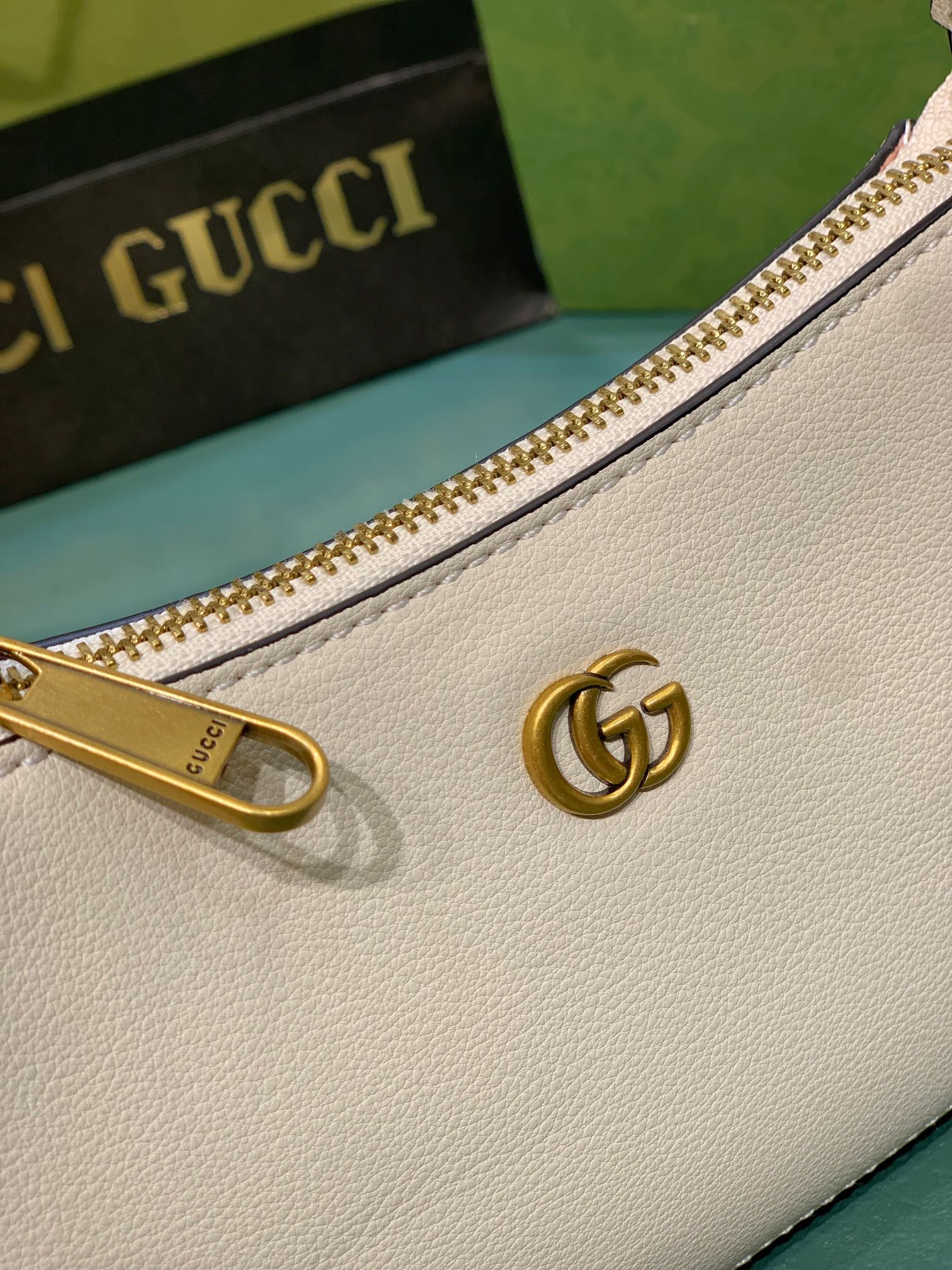 GUCCI SHOULDER BAG