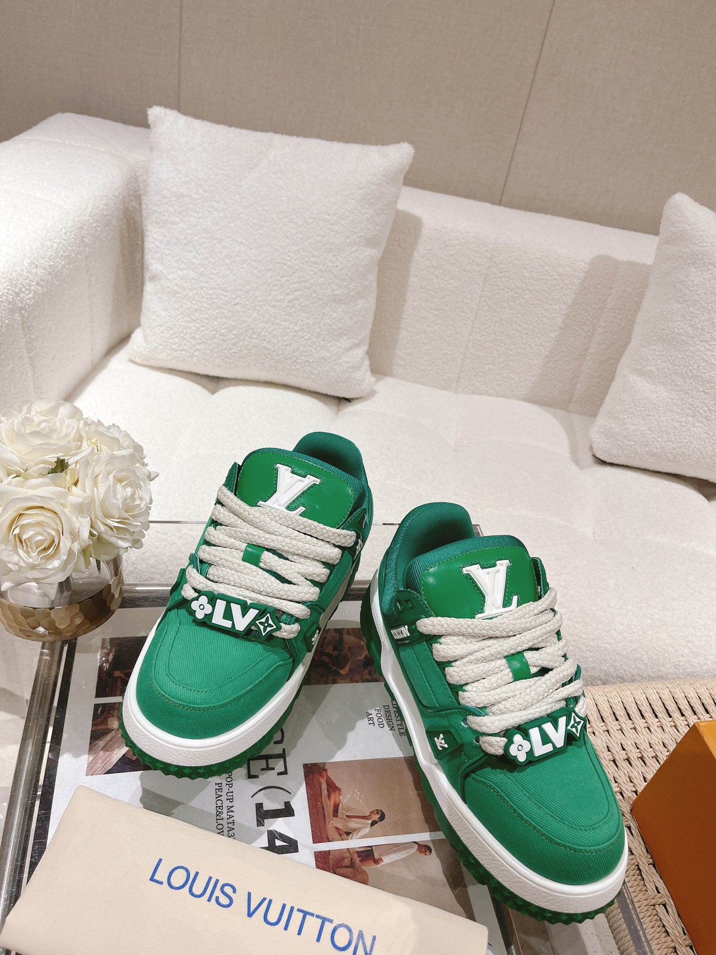 LOUIS VUITTON SNEAKERS