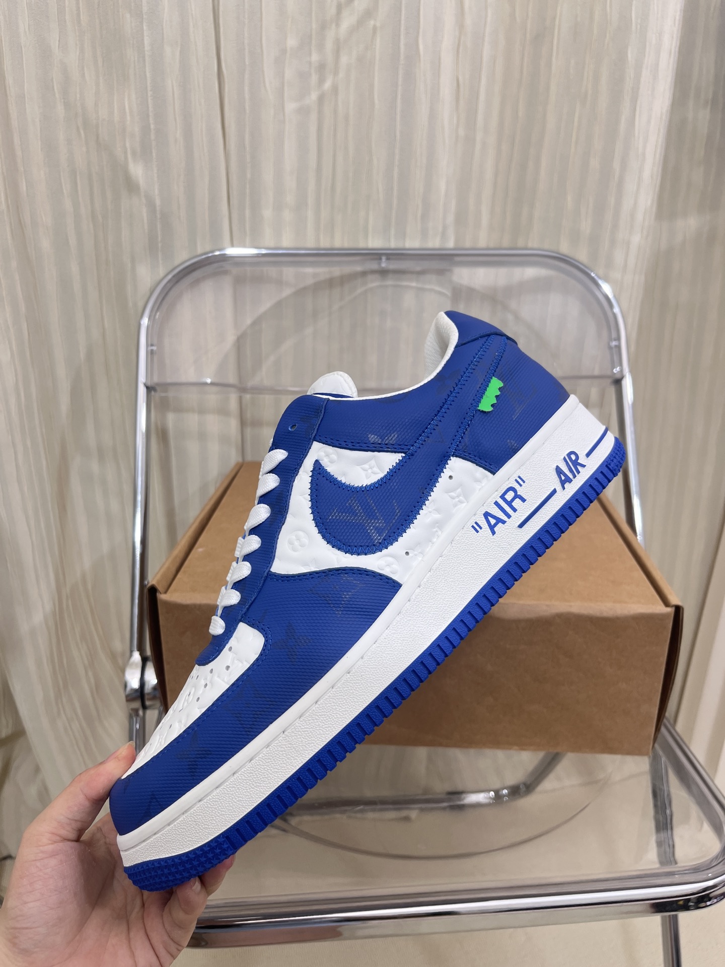 LOUIS VUITTON SNEAKERS