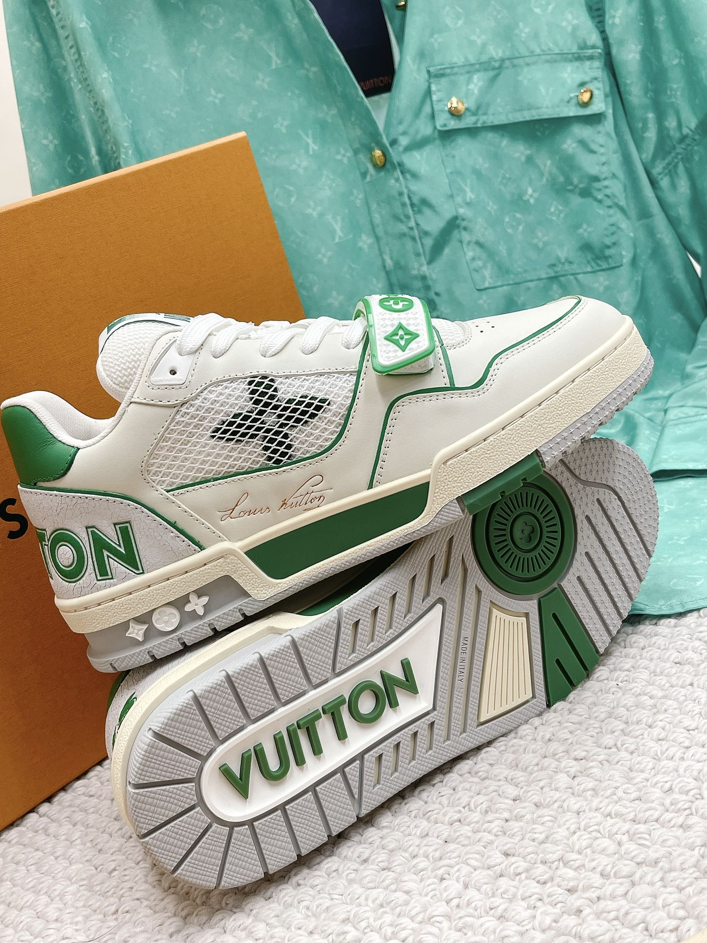 LOUIS VUITTON SNEAKERS