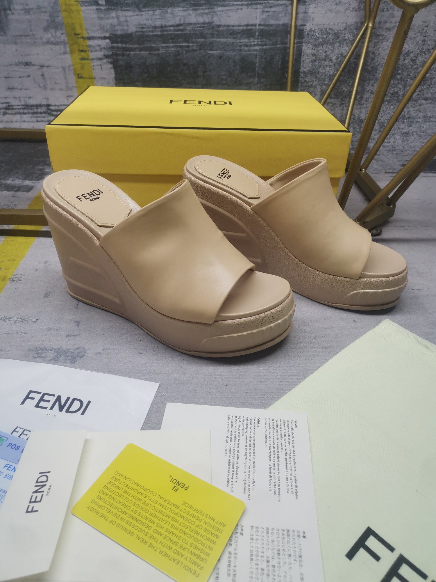 FENDI SLIDES