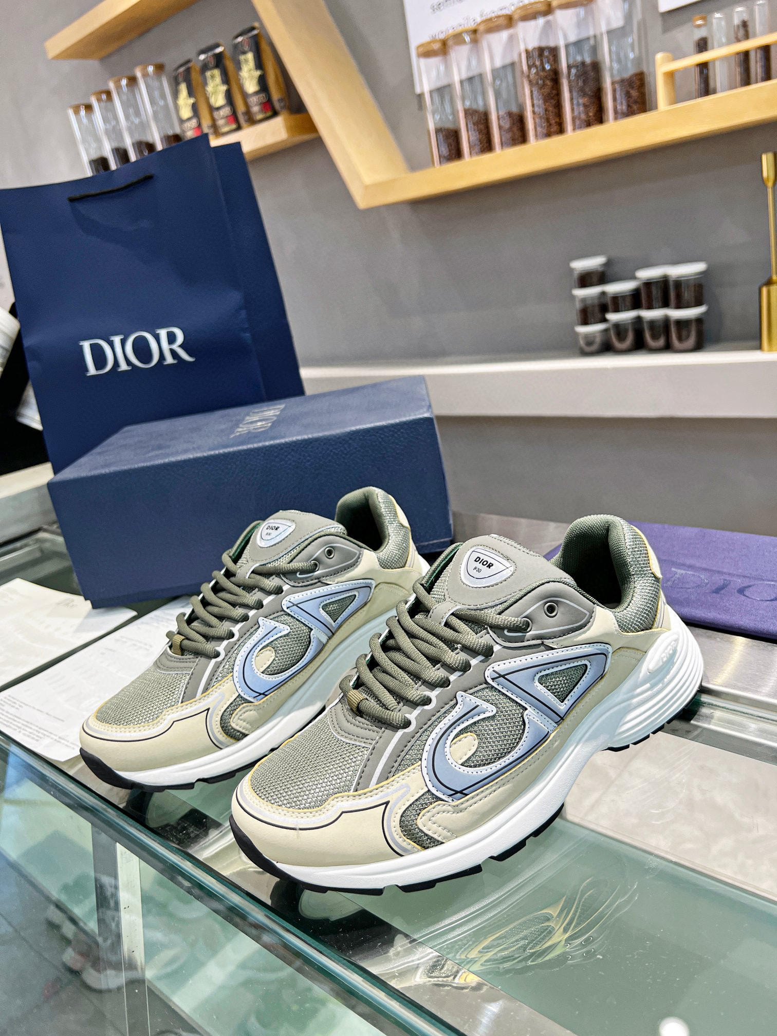 DIOR B30 SNEAKERS