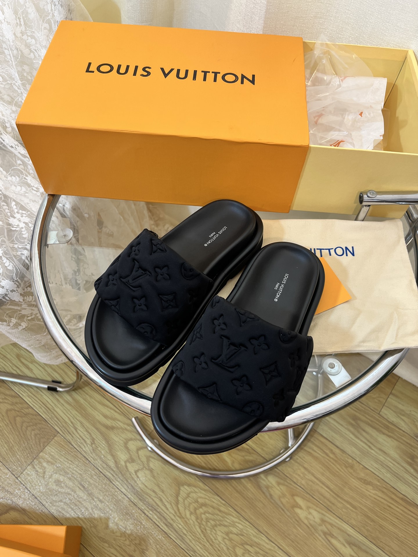 LOUIS VUITTON SLIDES