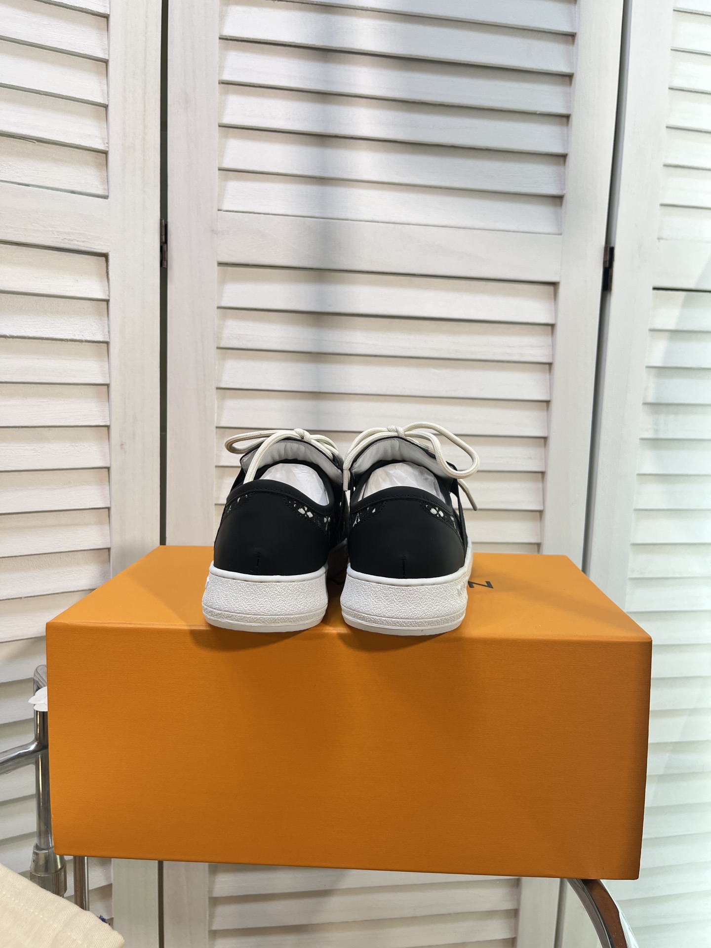 LOUIS VUITTON SNEAKERS
