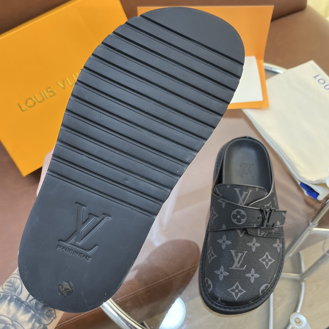 LOUIS VUITTON SLIDES