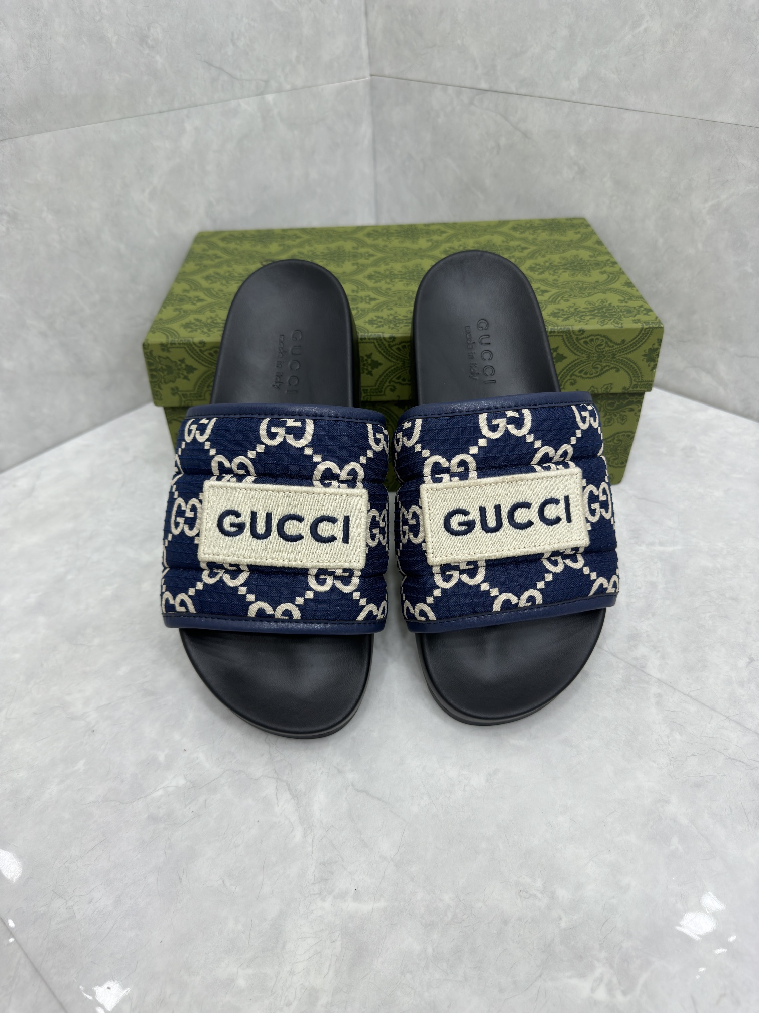 GUCCI SLIDES