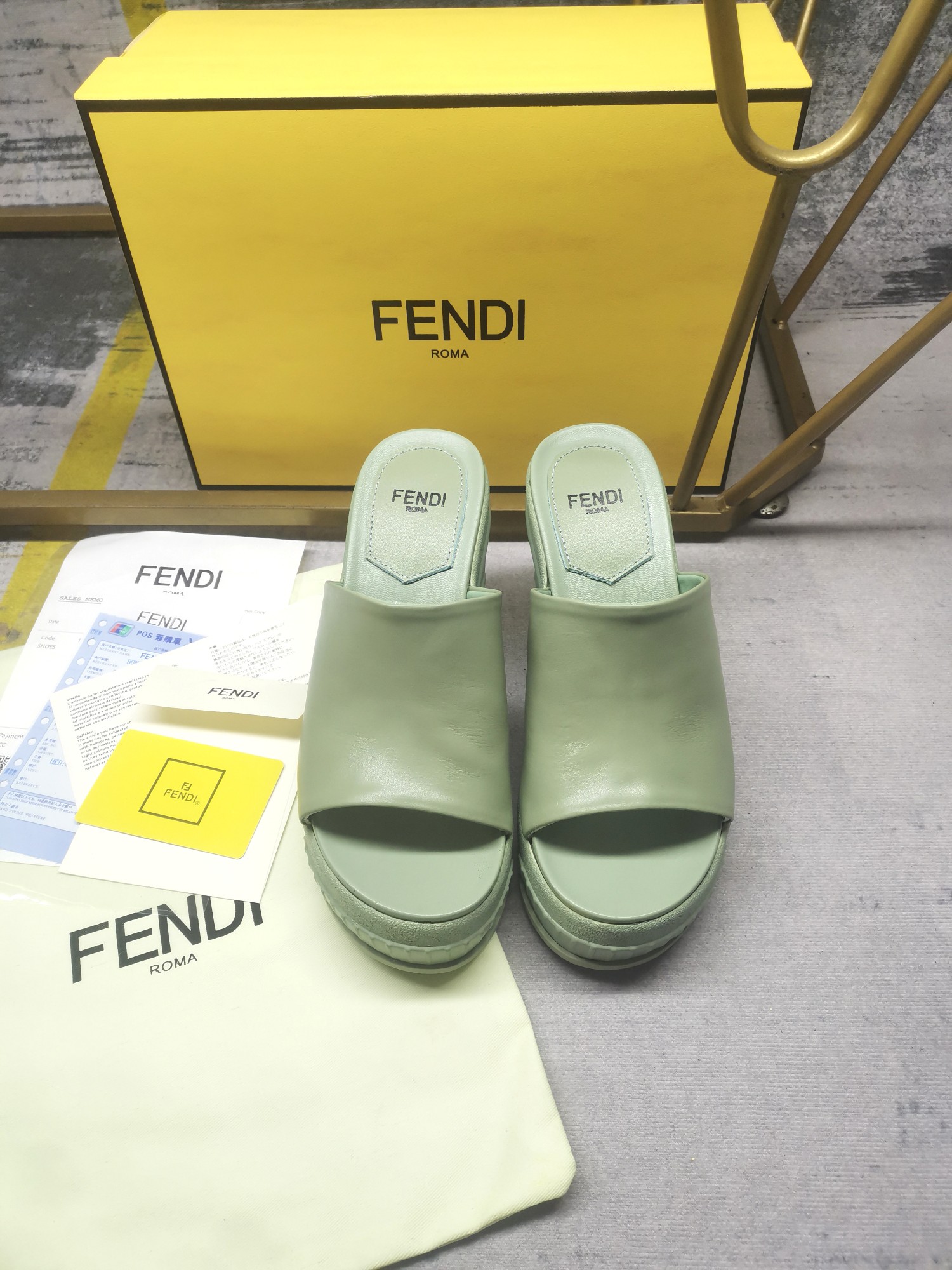FENDI SLIDES