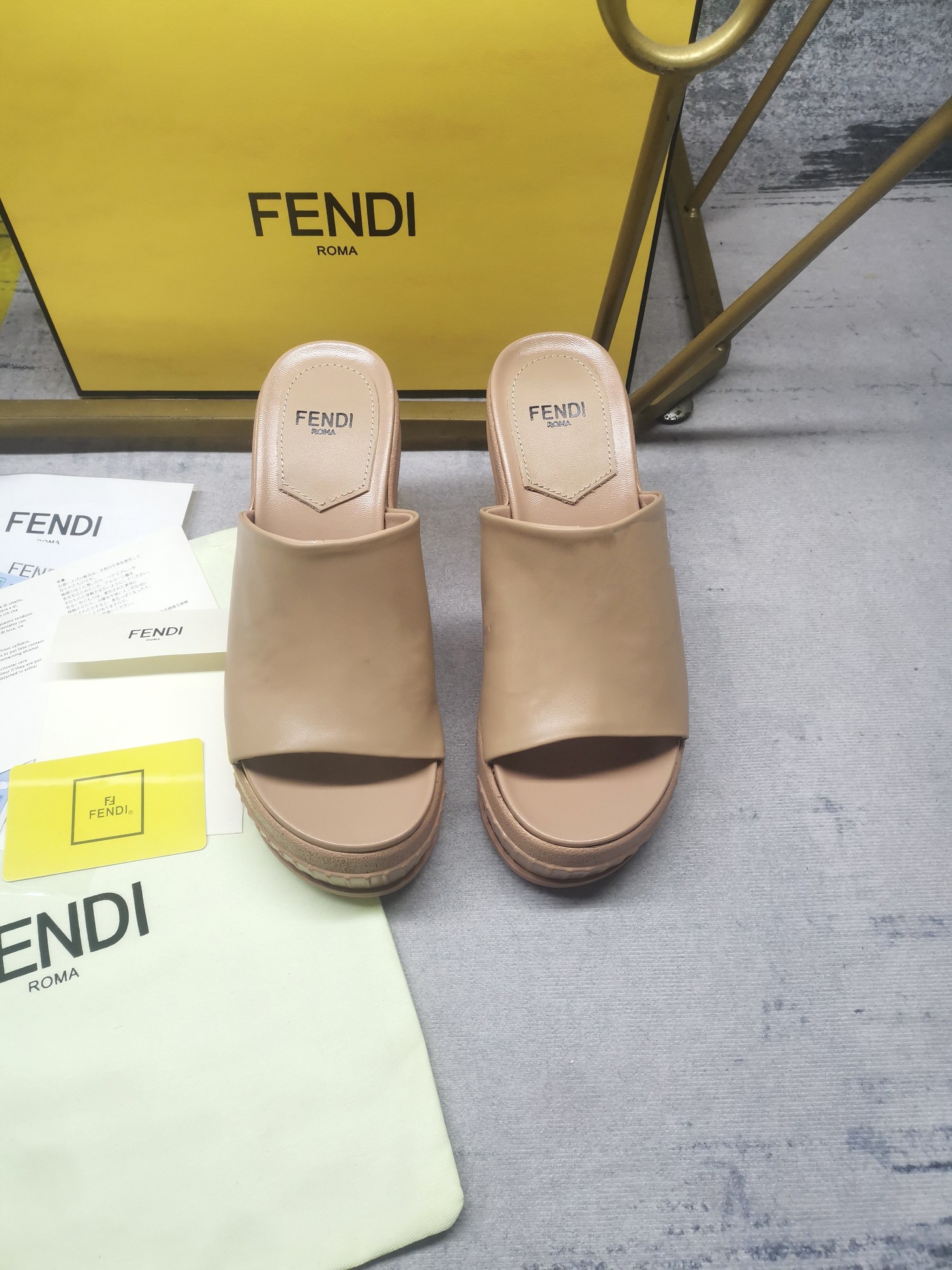 FENDI SLIDES