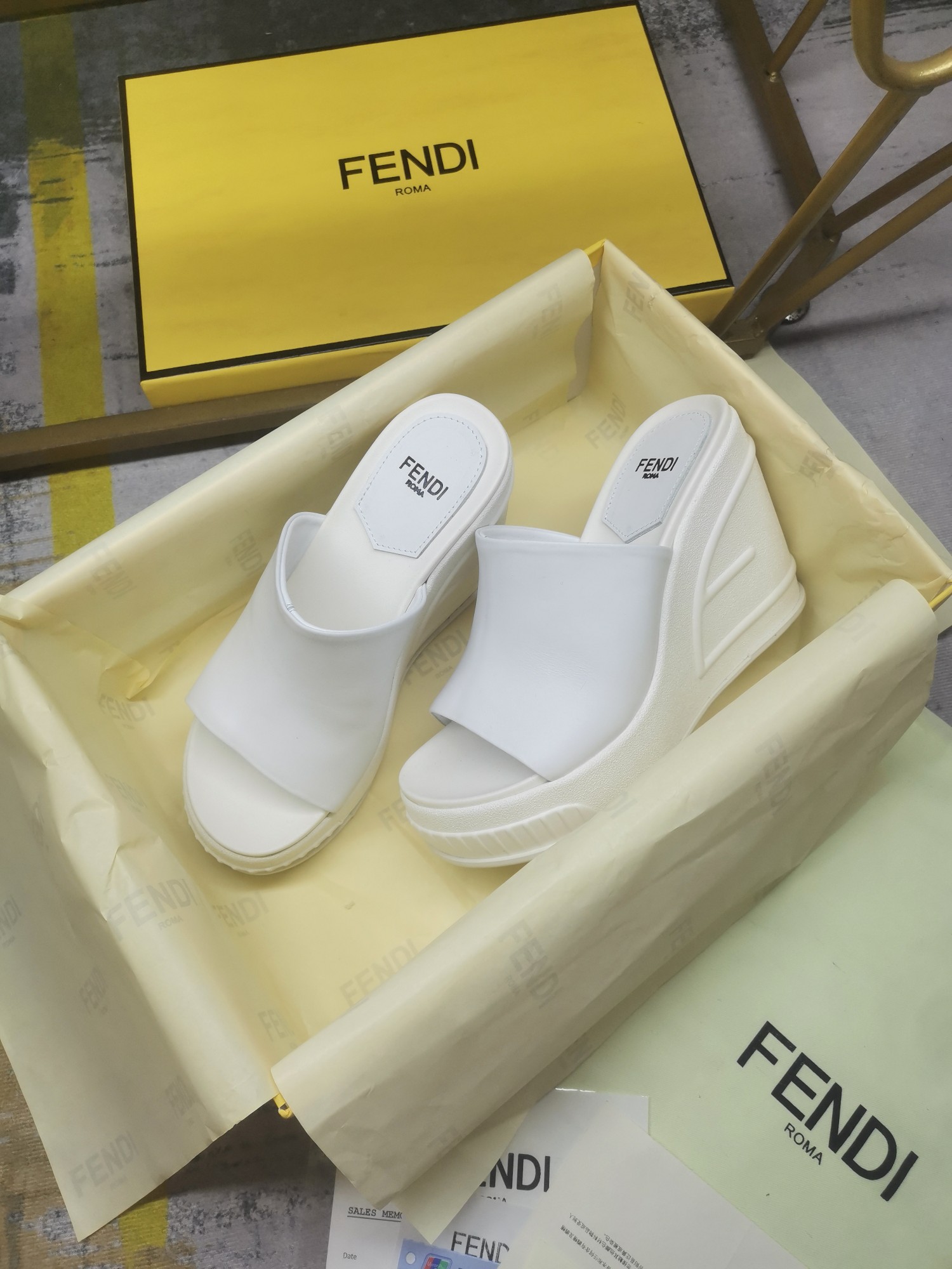 FENDI SLIDES