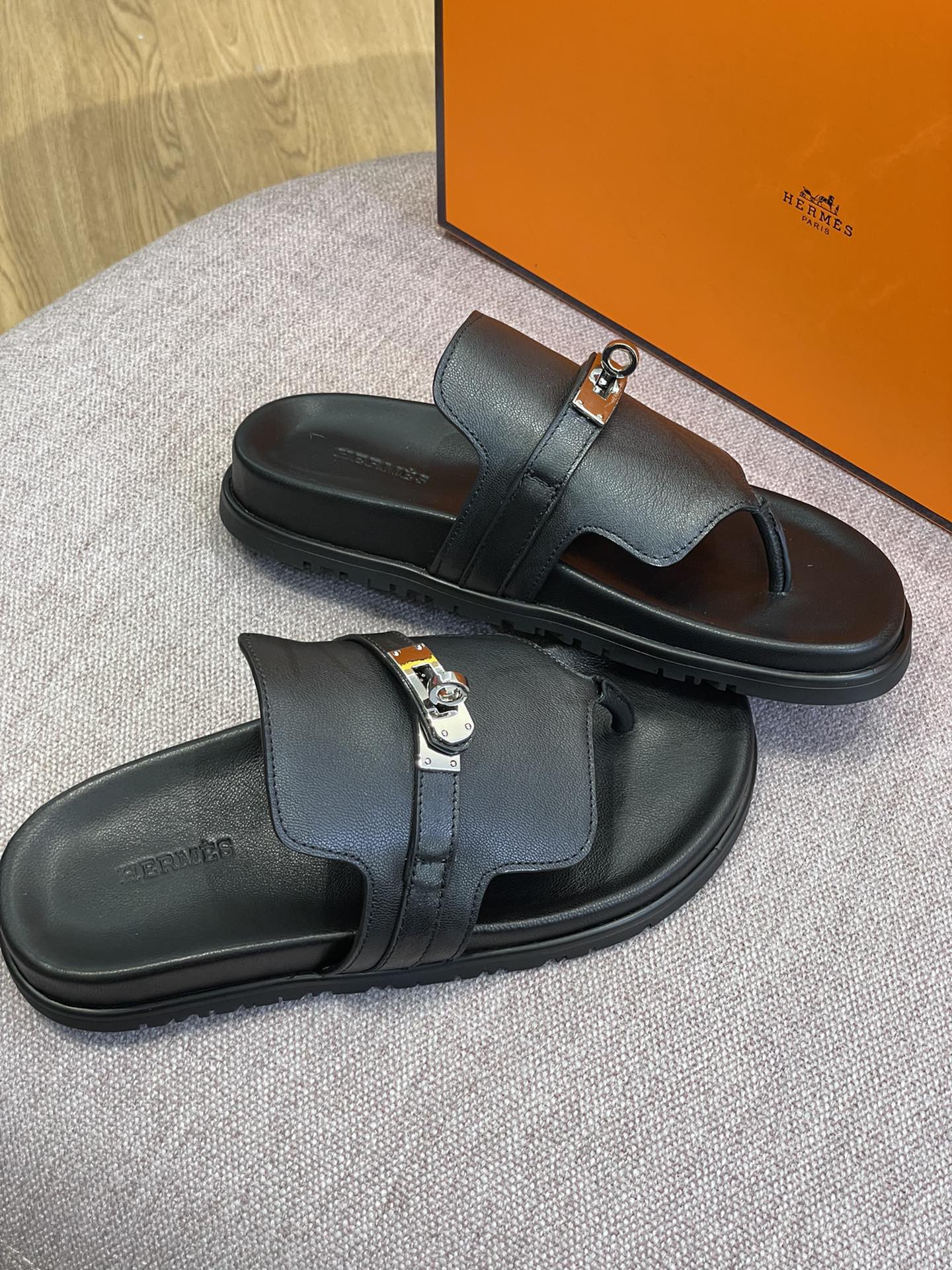 Hermès new pure leather classic Kelly flip-flops