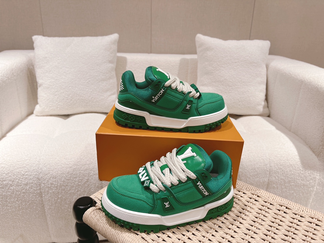 LOUIS VUITTON SNEAKERS