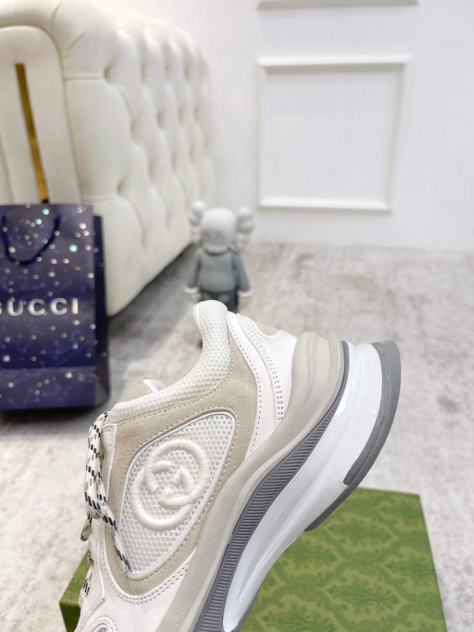 WOMEN'S GUCCI RUN SNEAKER