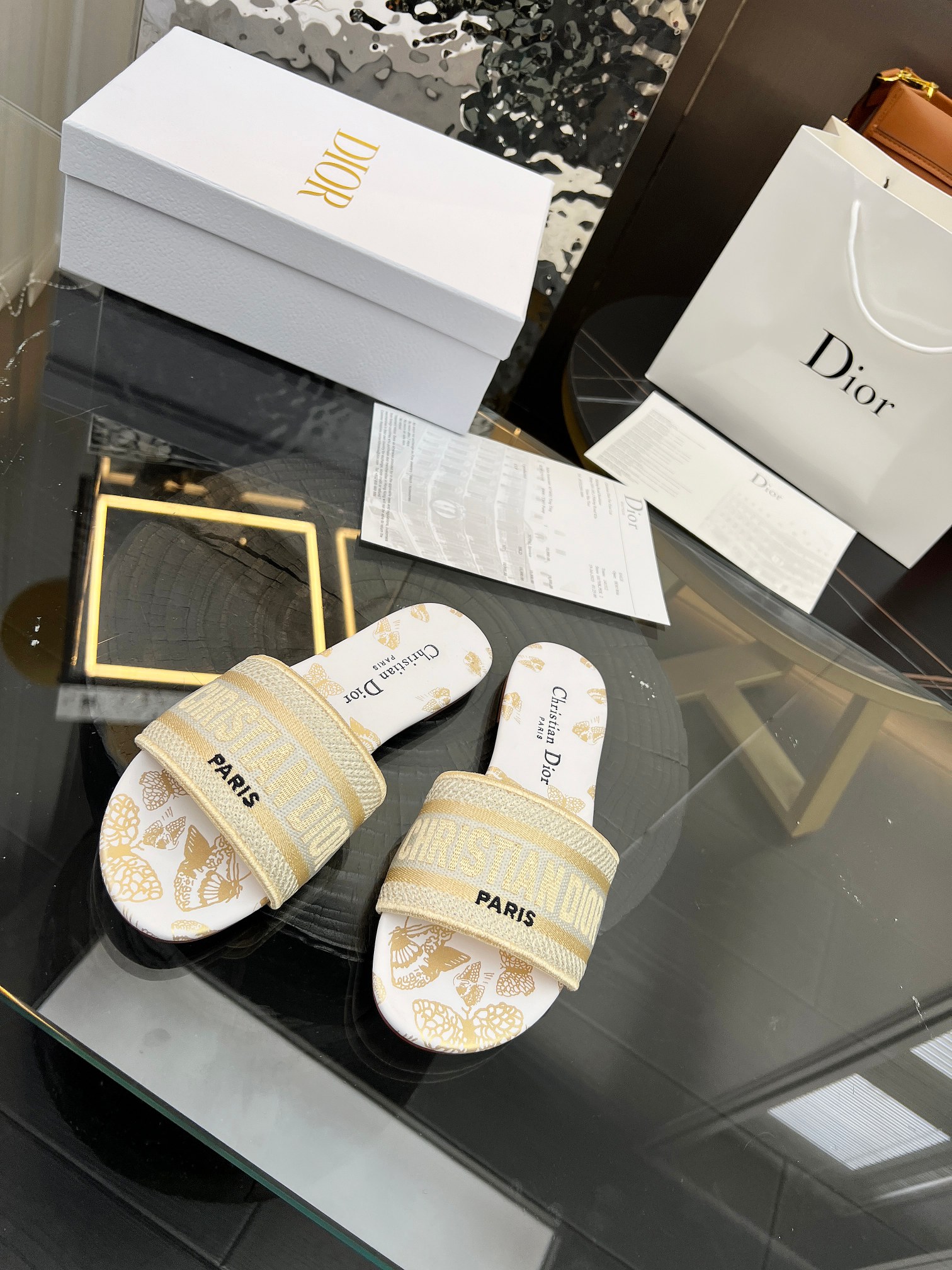DIOR SLIDES
