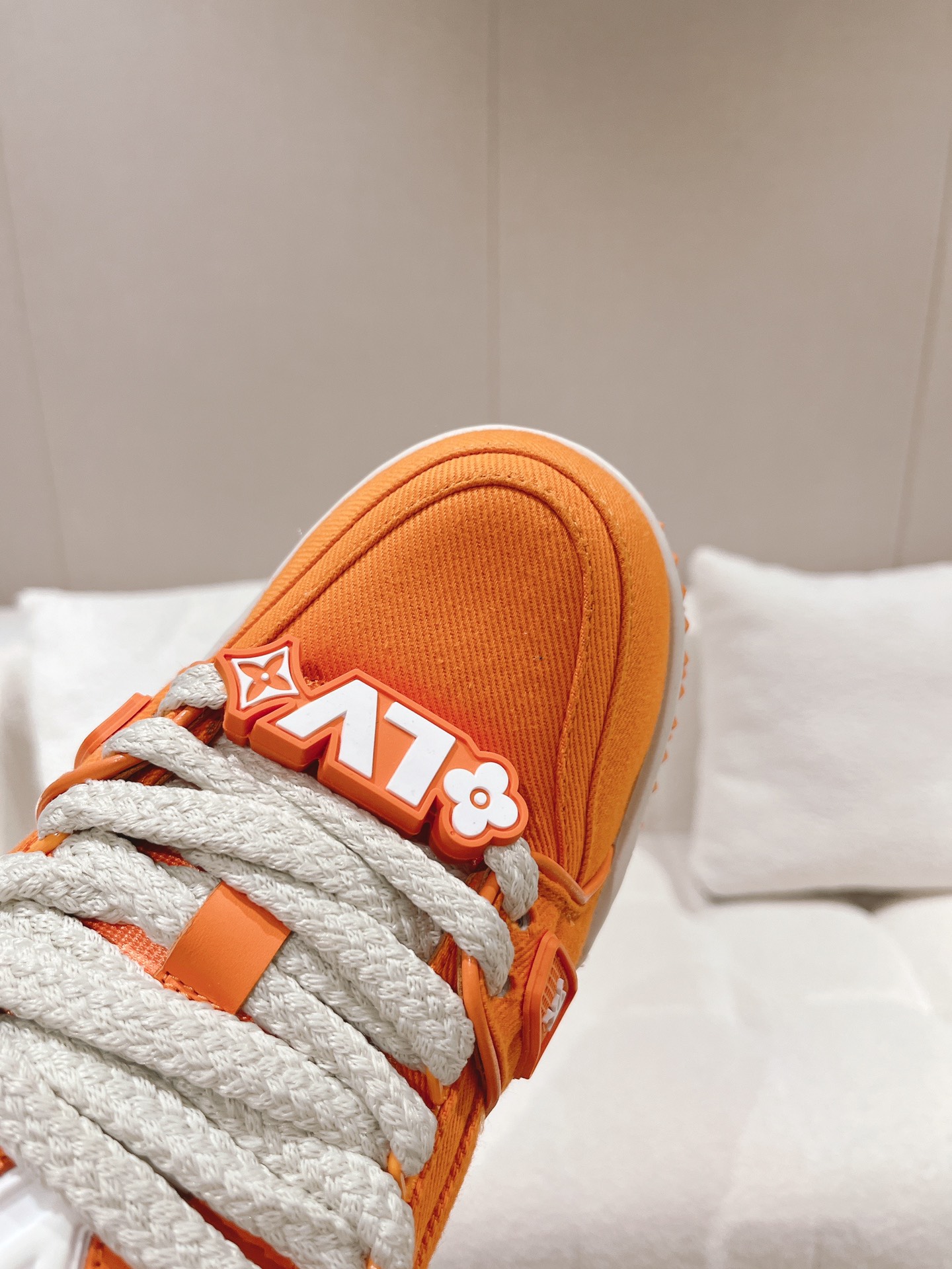 LOUIS VUITTON SNEAKERS