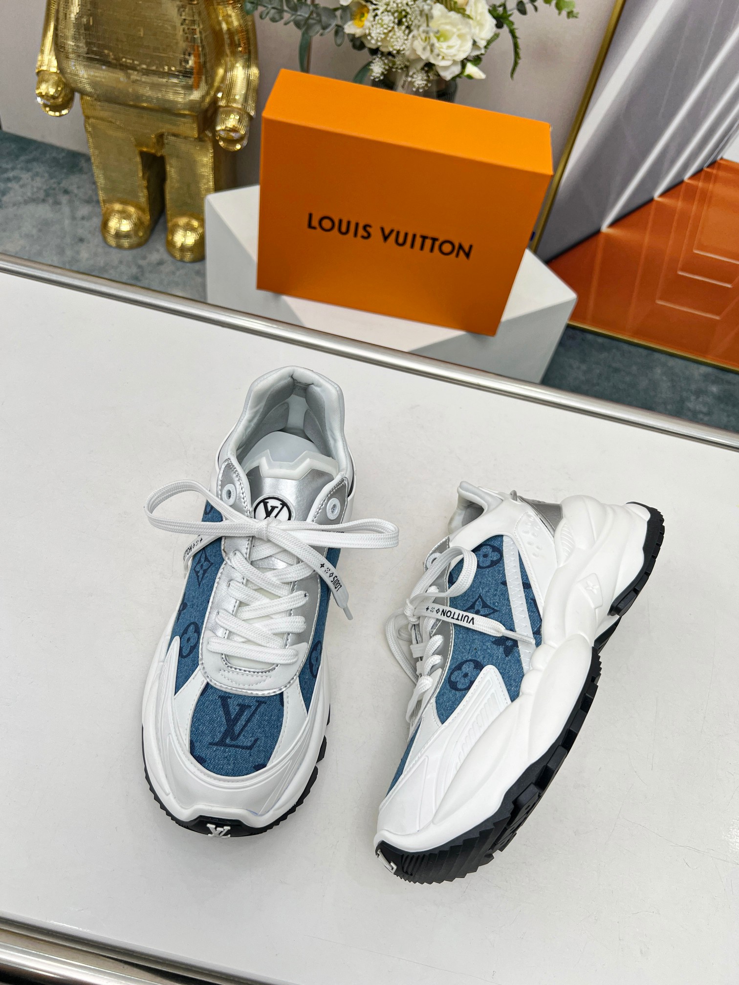 LOUIS VUITTON SNEAKERS